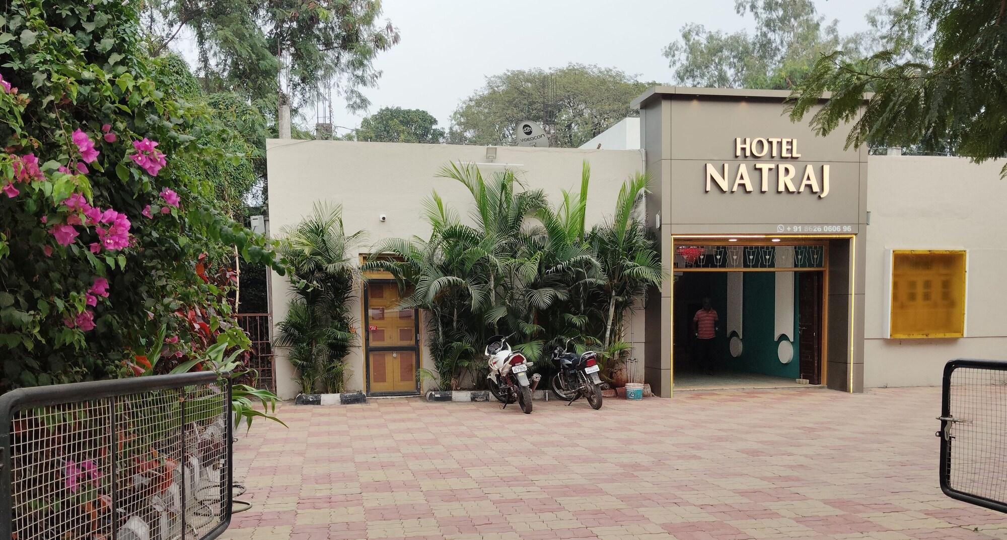 Vista Exterior 6 CR Hotel Natraj Aurangabad