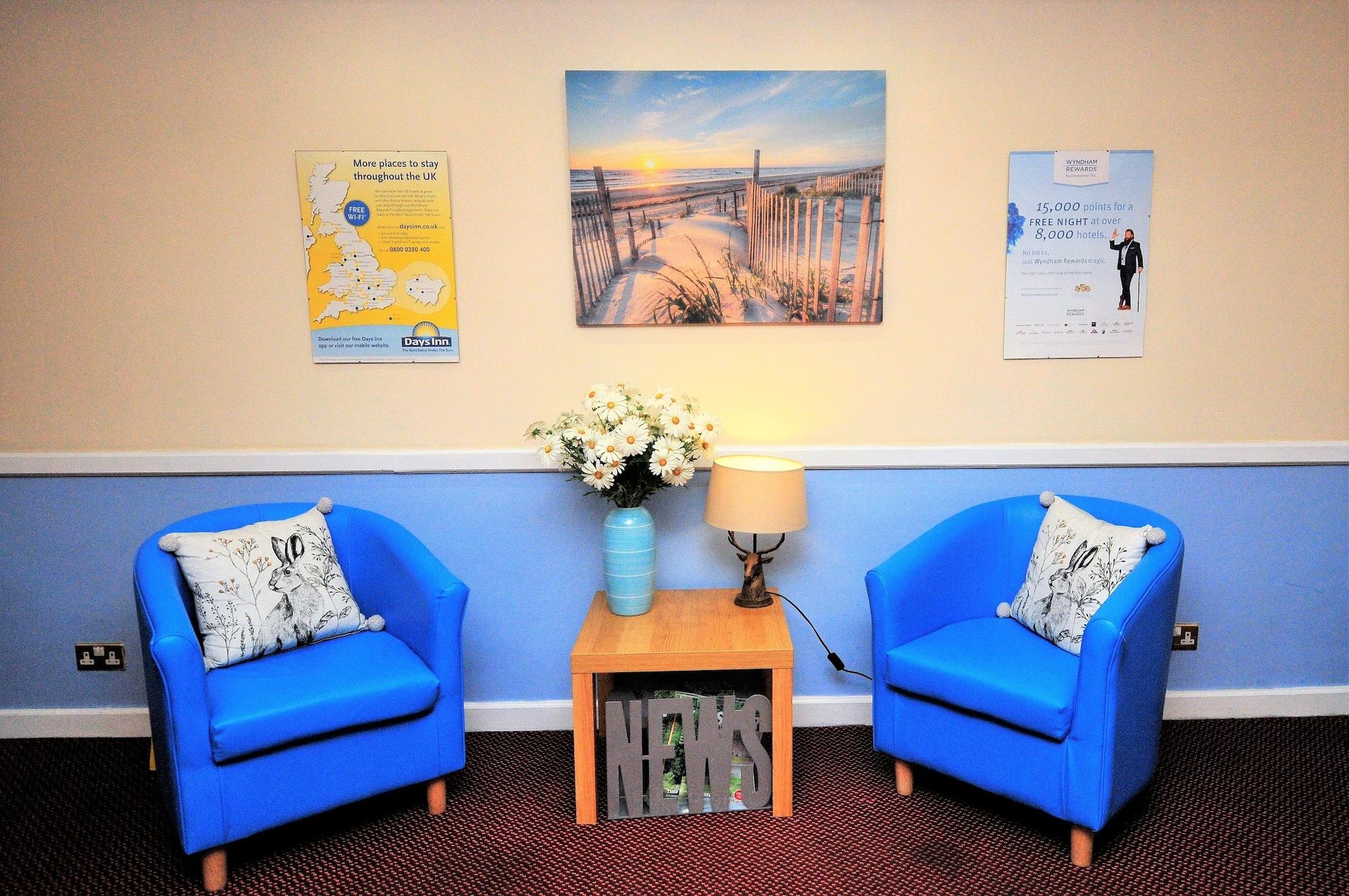 Vista Lobby Days Inn by Wyndham Hamilton