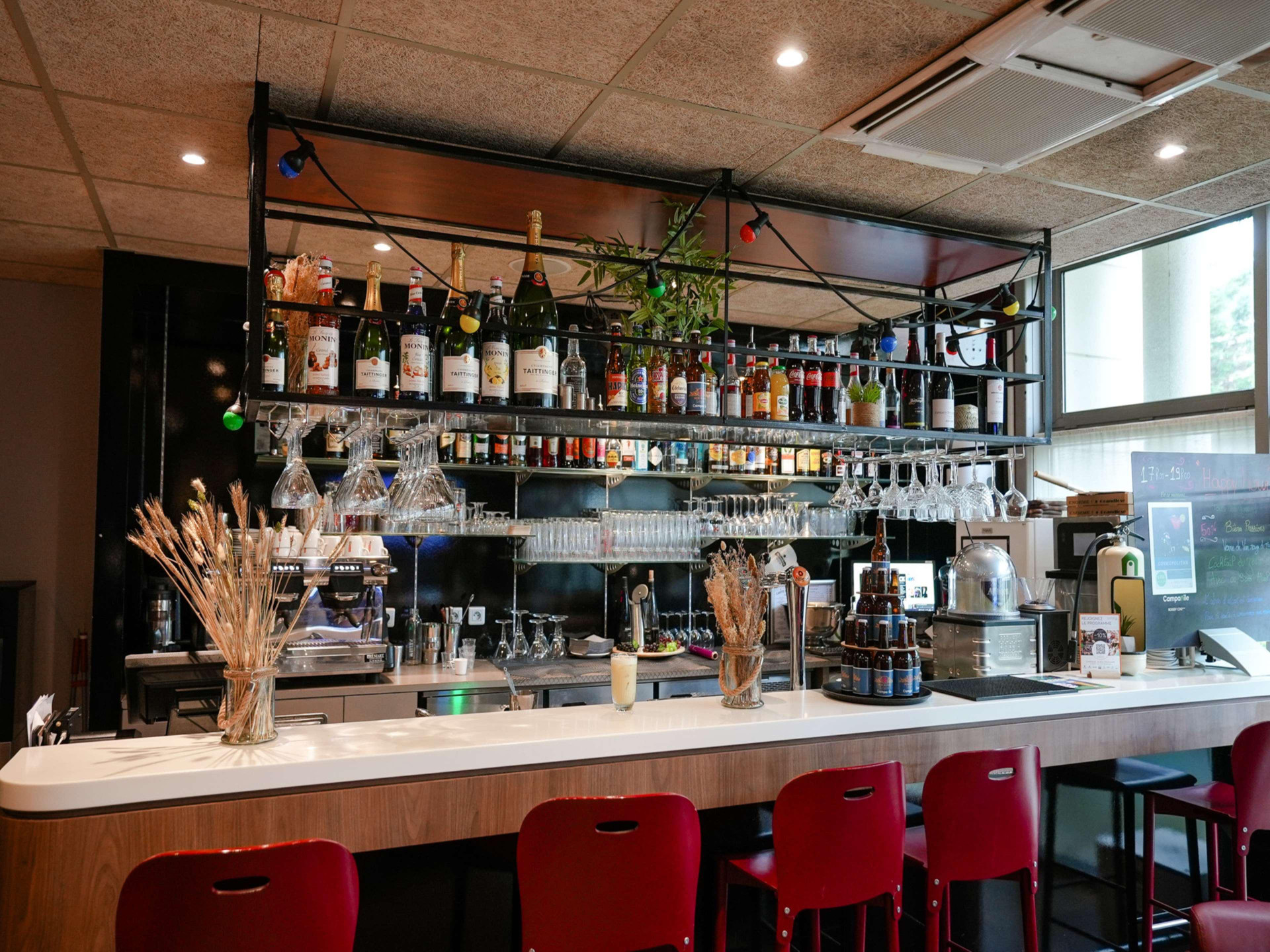 Bar/Salón Campanile Paris CDG Airport Villepinte