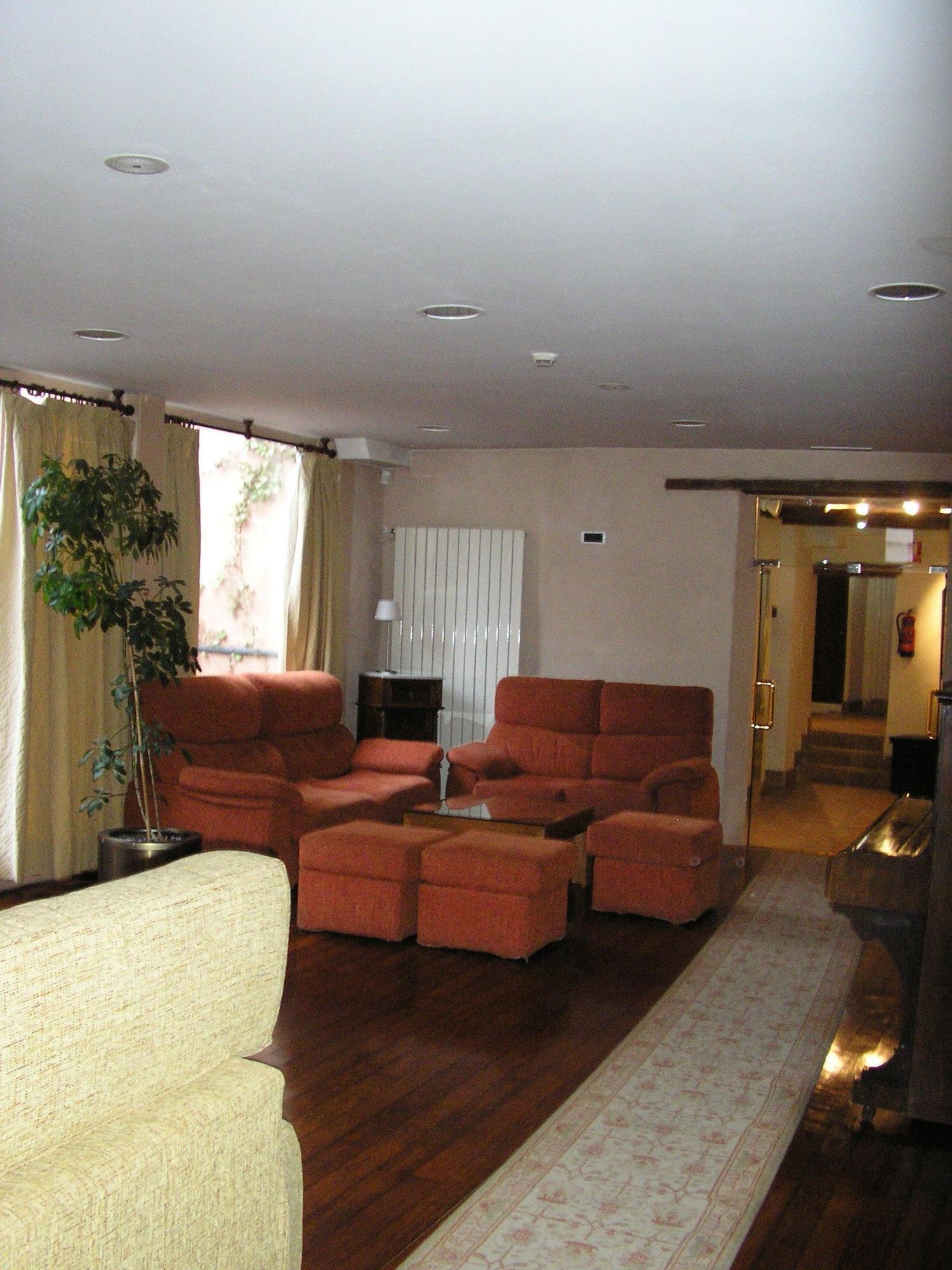 Vista Lobby Hospedería Porta Coeli