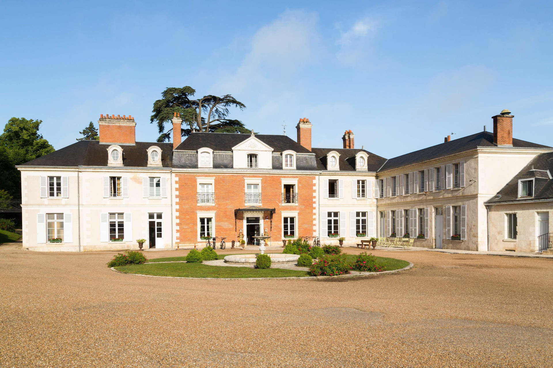 Vista Exterior Hôtel & Spa du Domaine des Thômeaux, The Originals Relais