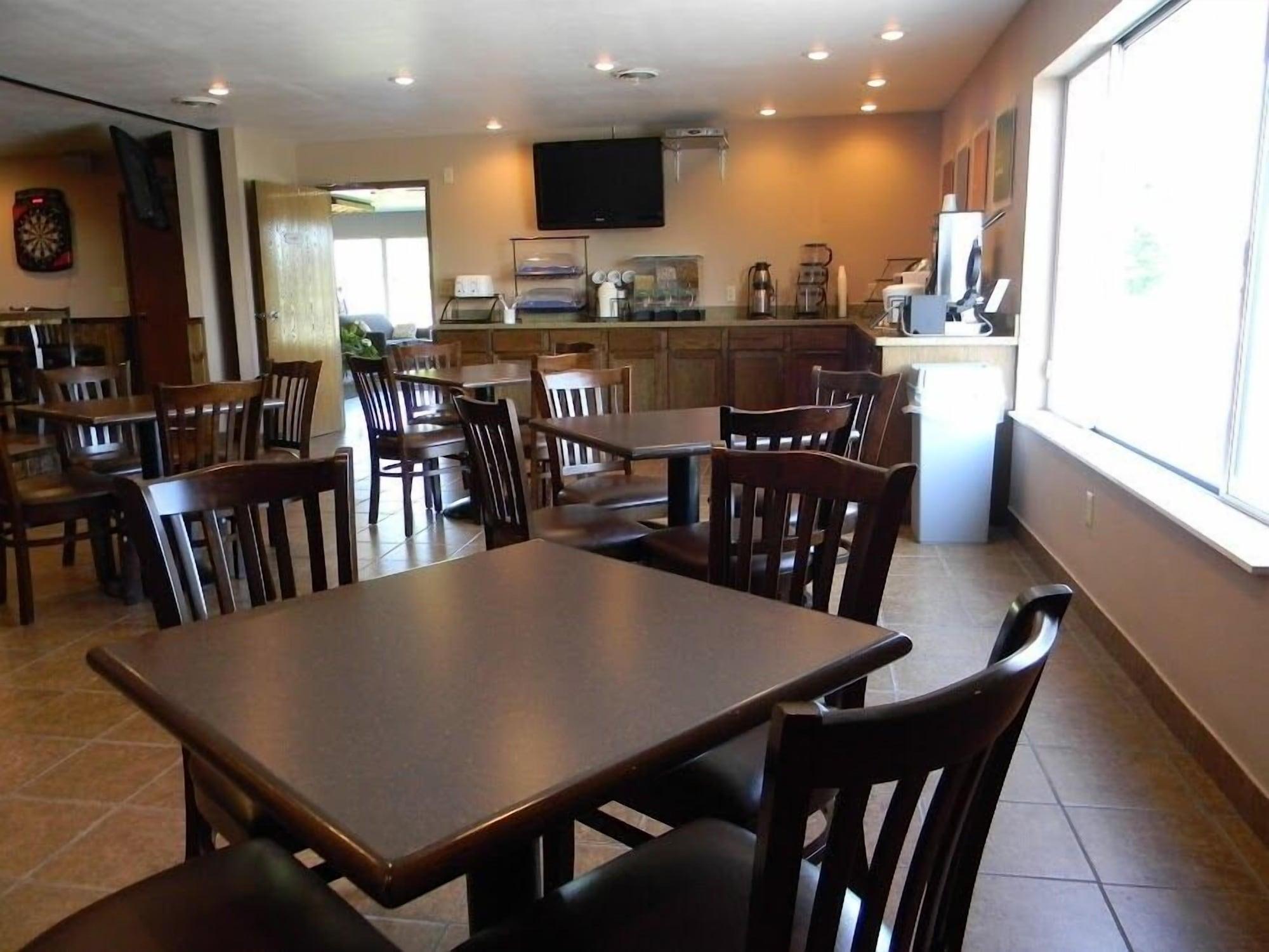 Restaurant Boarders Inn & Suites by Cobblestone Hotels - Munising