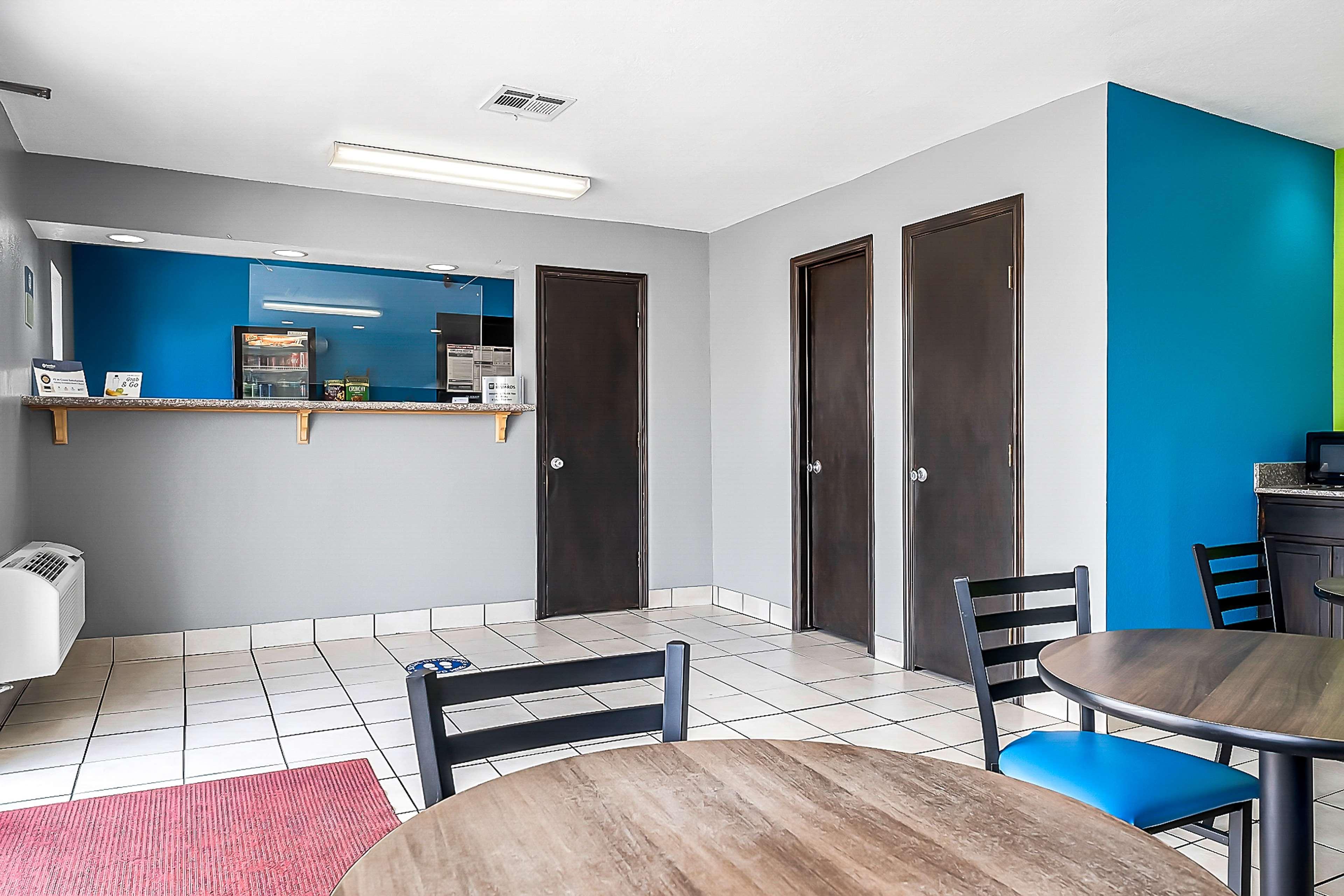 Vista Lobby SureStay Hotel by Best Western Oklahoma City West