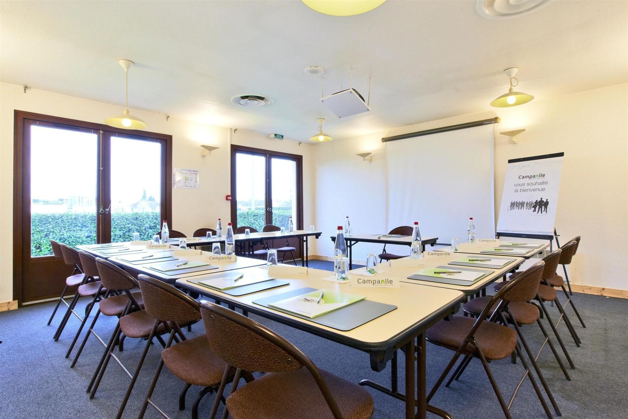 Sala de Reuniones Hôtel Campanile Nevers Nord - Varenne Vauzelles