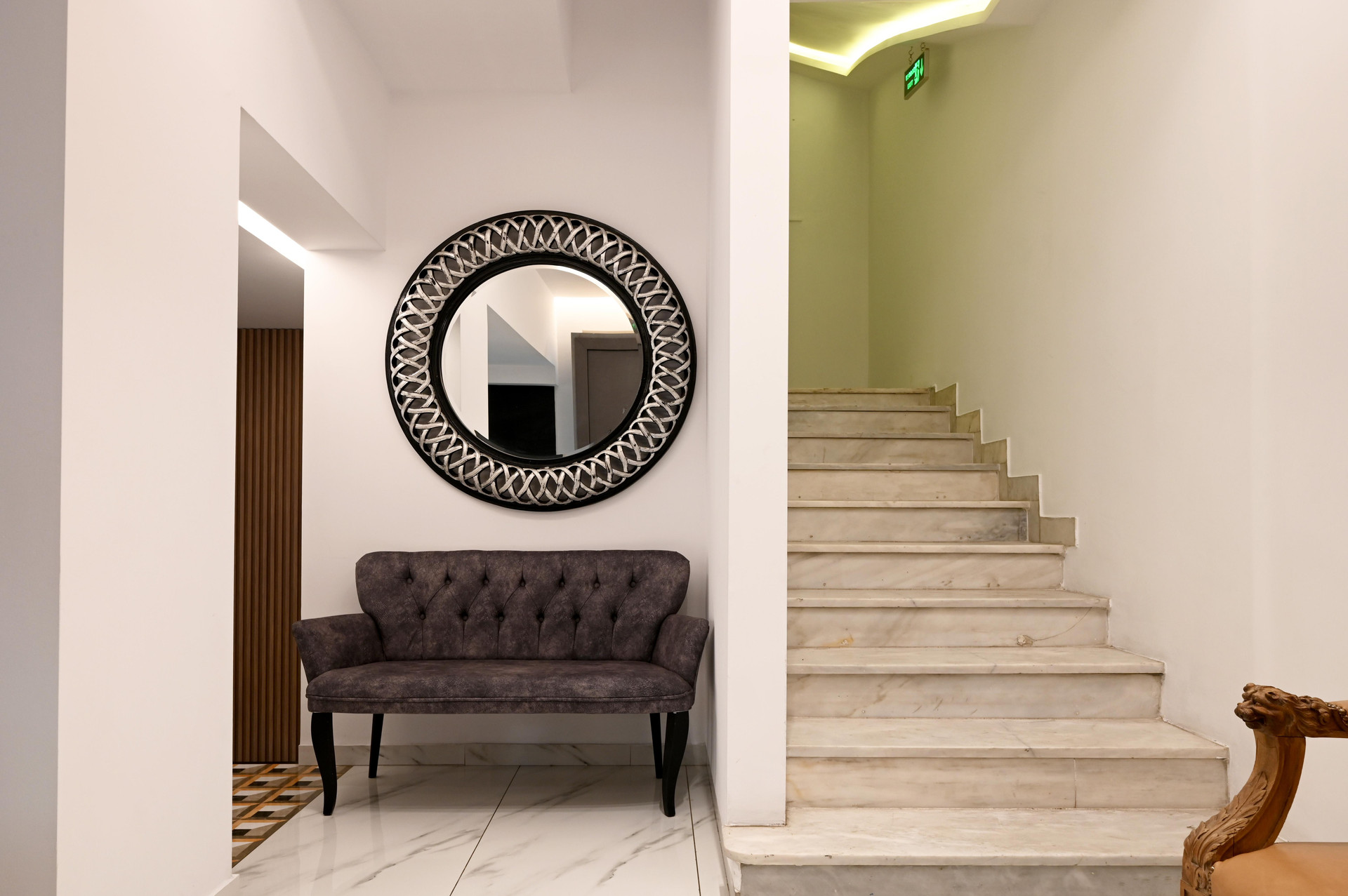 Vista Lobby Urban Core Residence