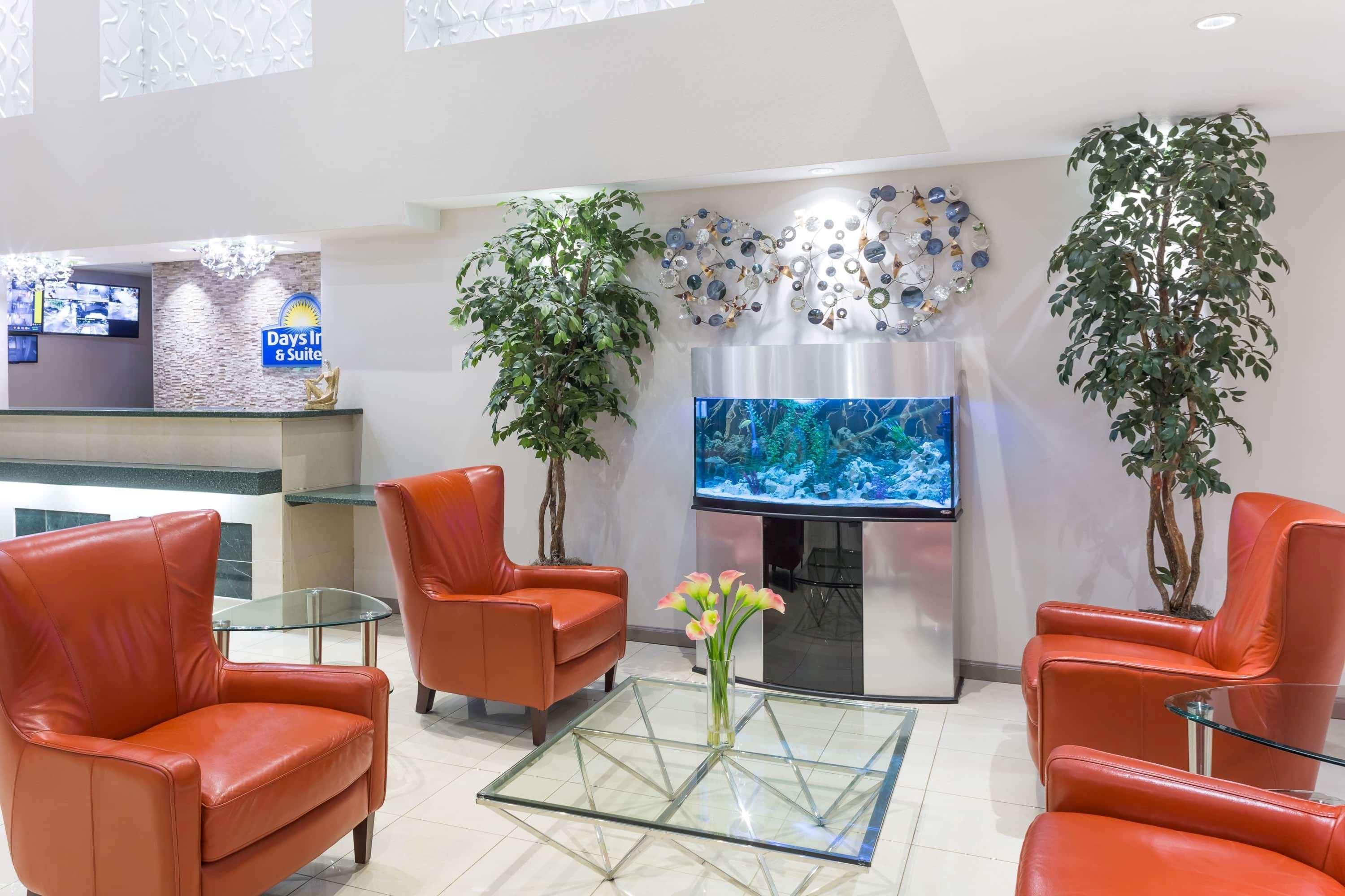 Vista Lobby Days Inn by Wyndham Fort Myers Nr JetBlue