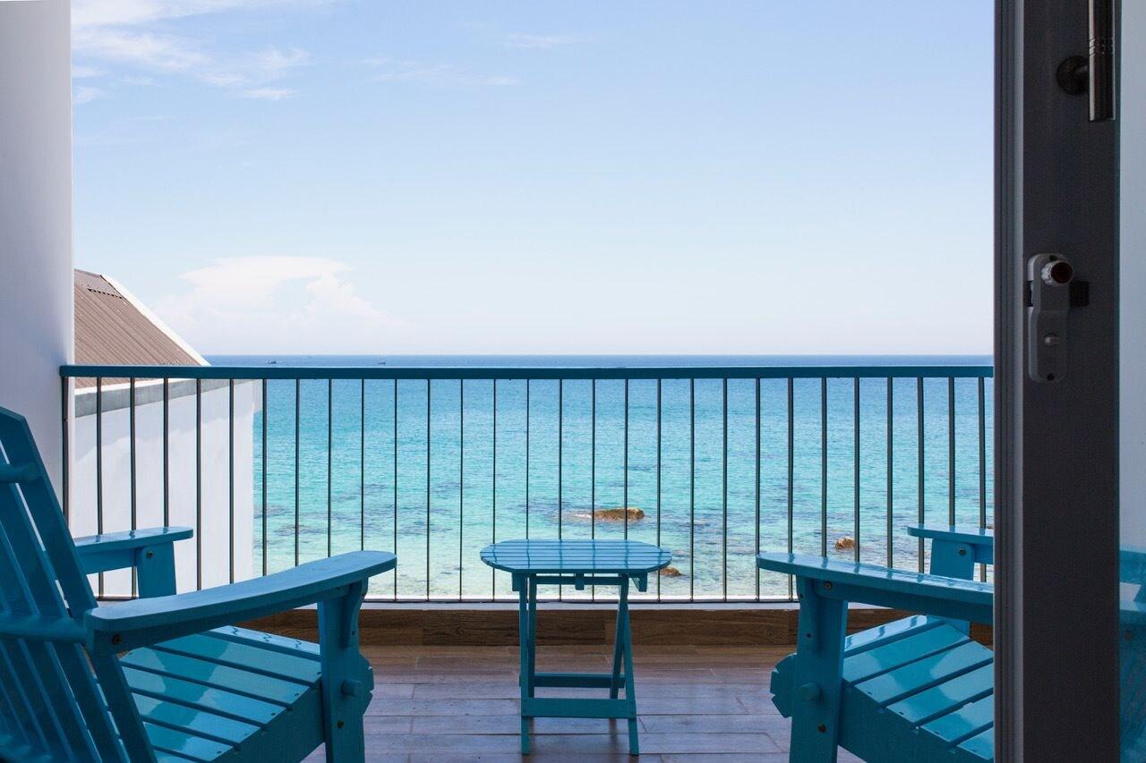 Varios Blue Anchor Lodge & Cafe-Binh Ba Island