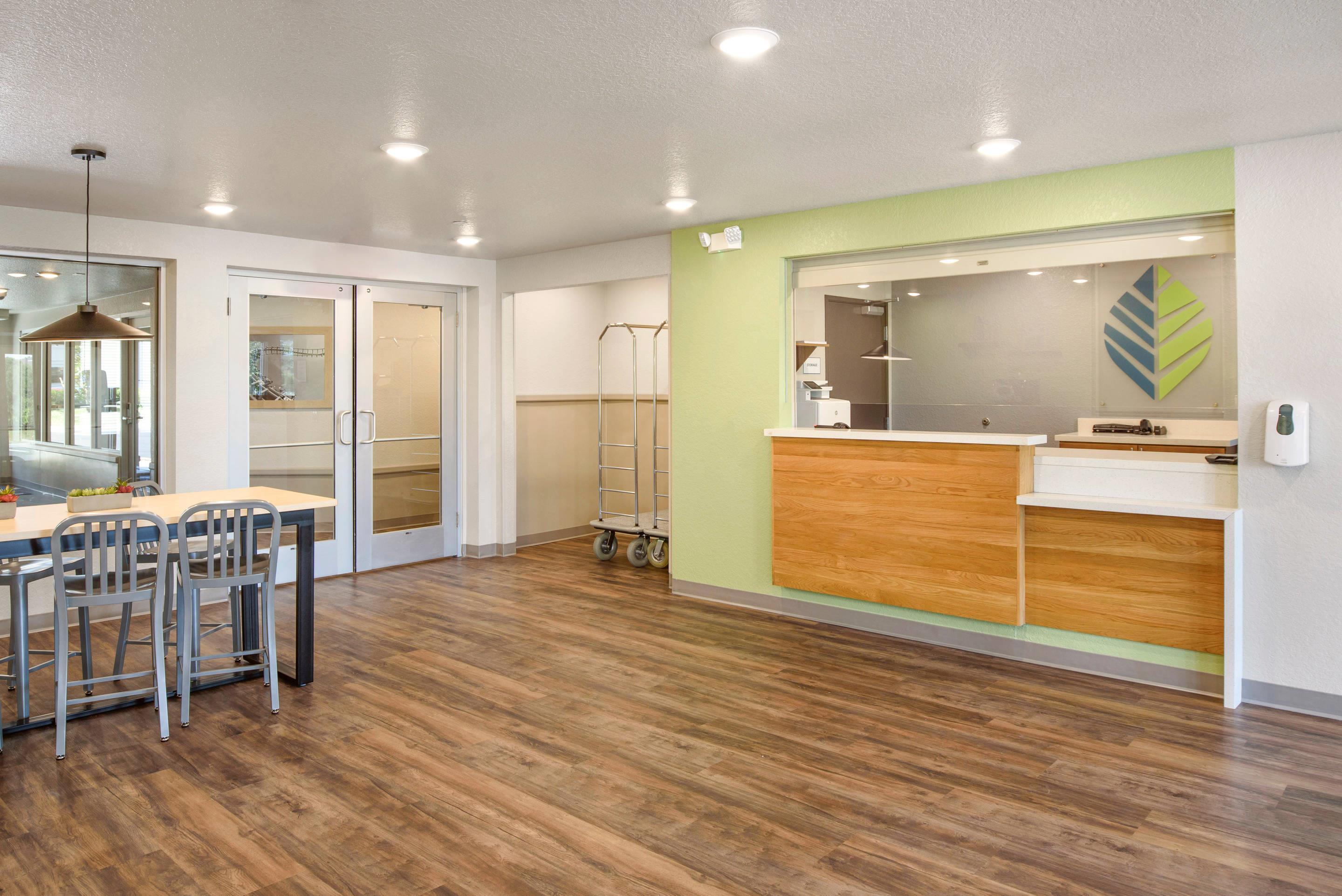 Vista Lobby Woodspring Suites Orlando I-4 & Convention Center