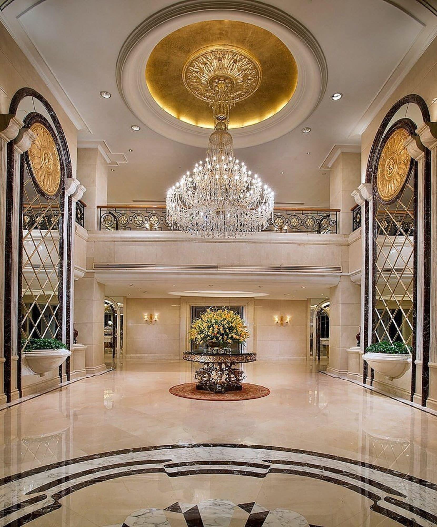 Vista Lobby Celebrity International Grand Hotel