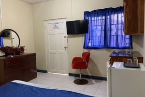 Paquete - Relax In Jamaica - Enjoy 7 Miles Of White Sand Beach! 1 Bedroom Villa by RedAwning