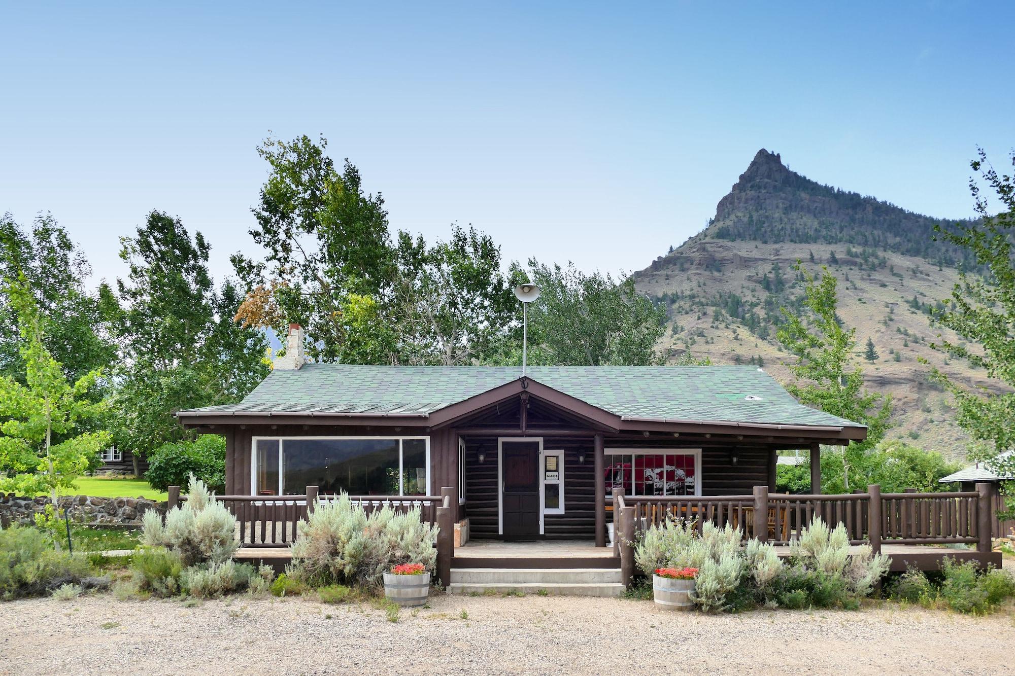 Varios Trail Shop Inn