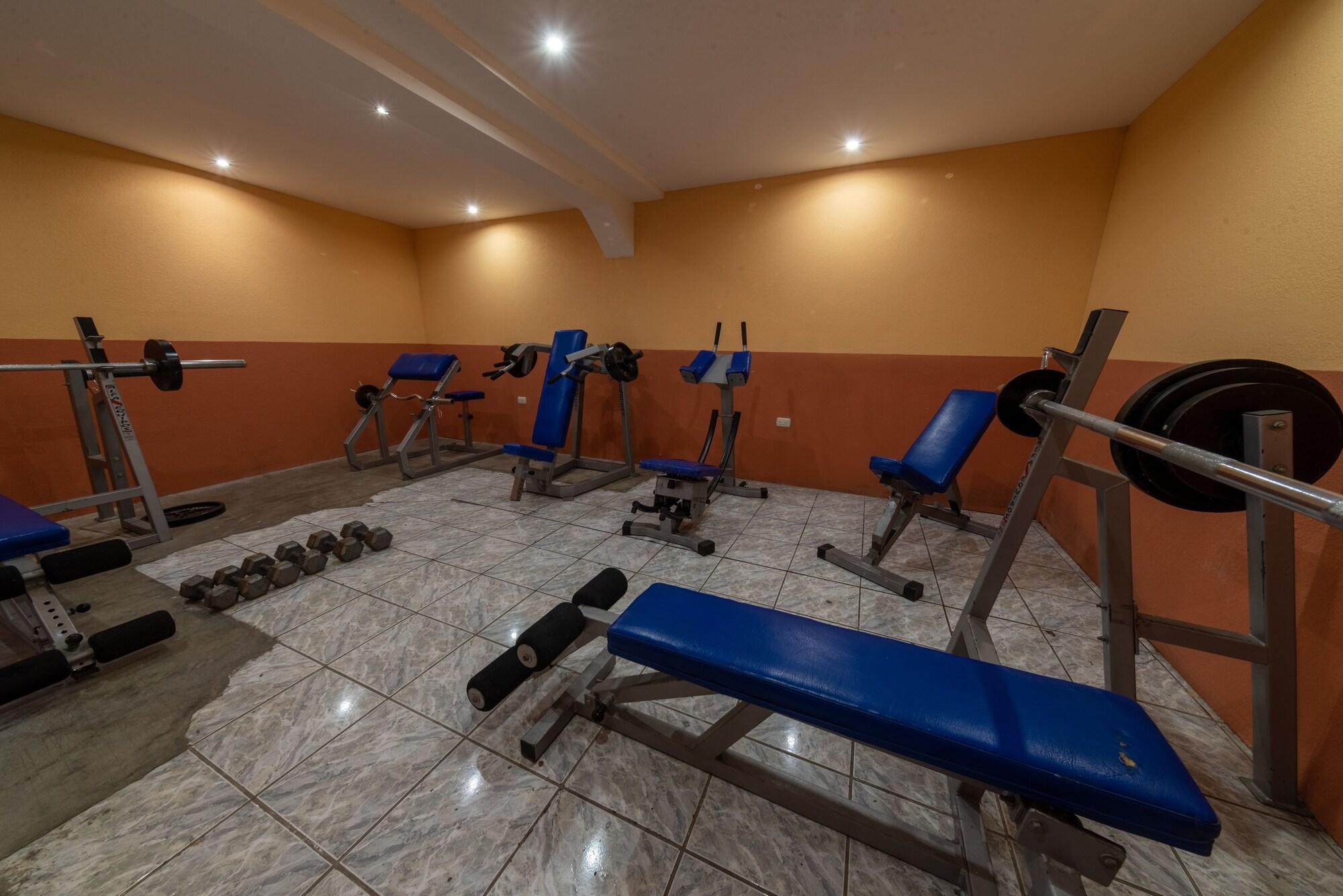 Gimnasio Dos Marías Hotel
