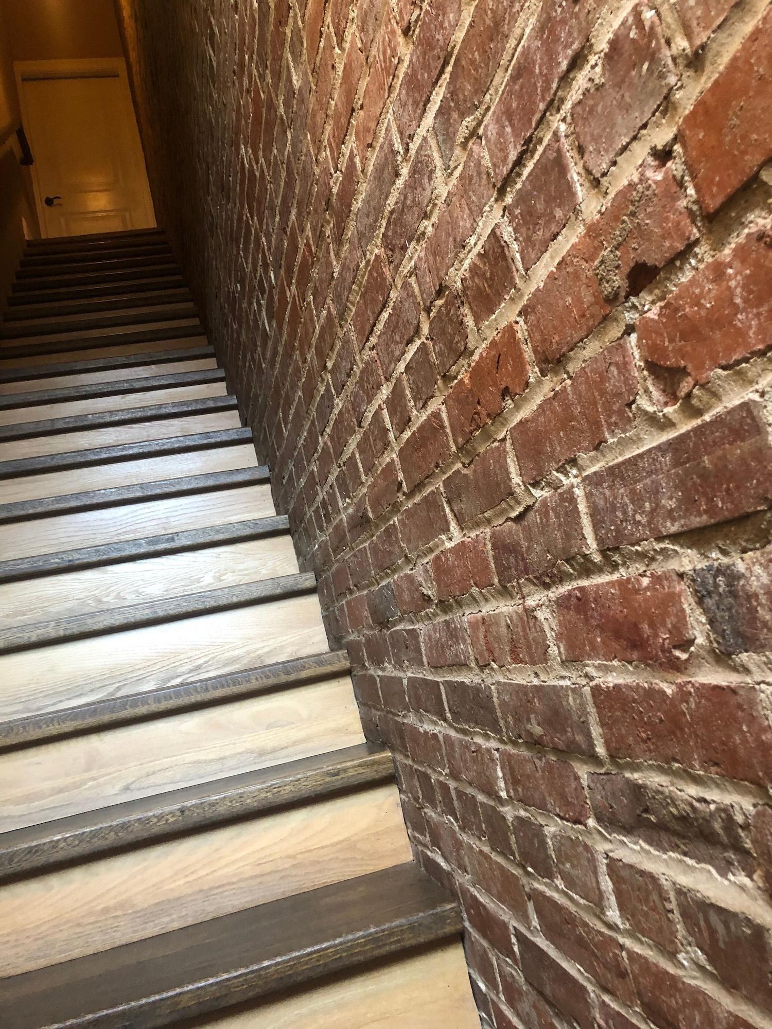 Varios Suites at 249