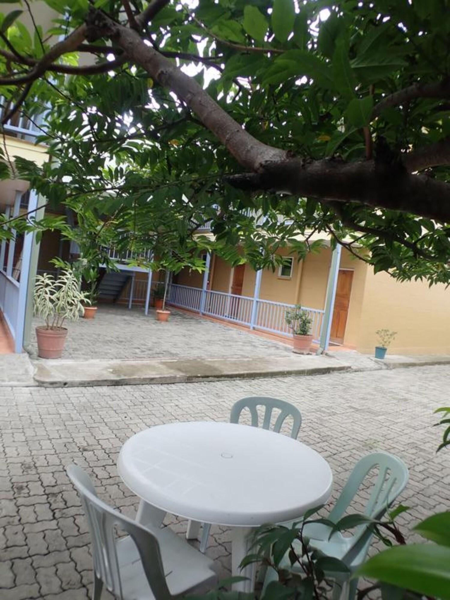 Vista Exterior Taklam Lodge