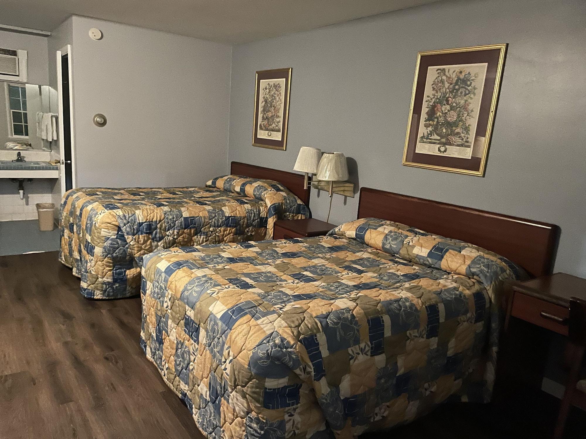 Habitación Budget Host Three Crowns Motor Lodge