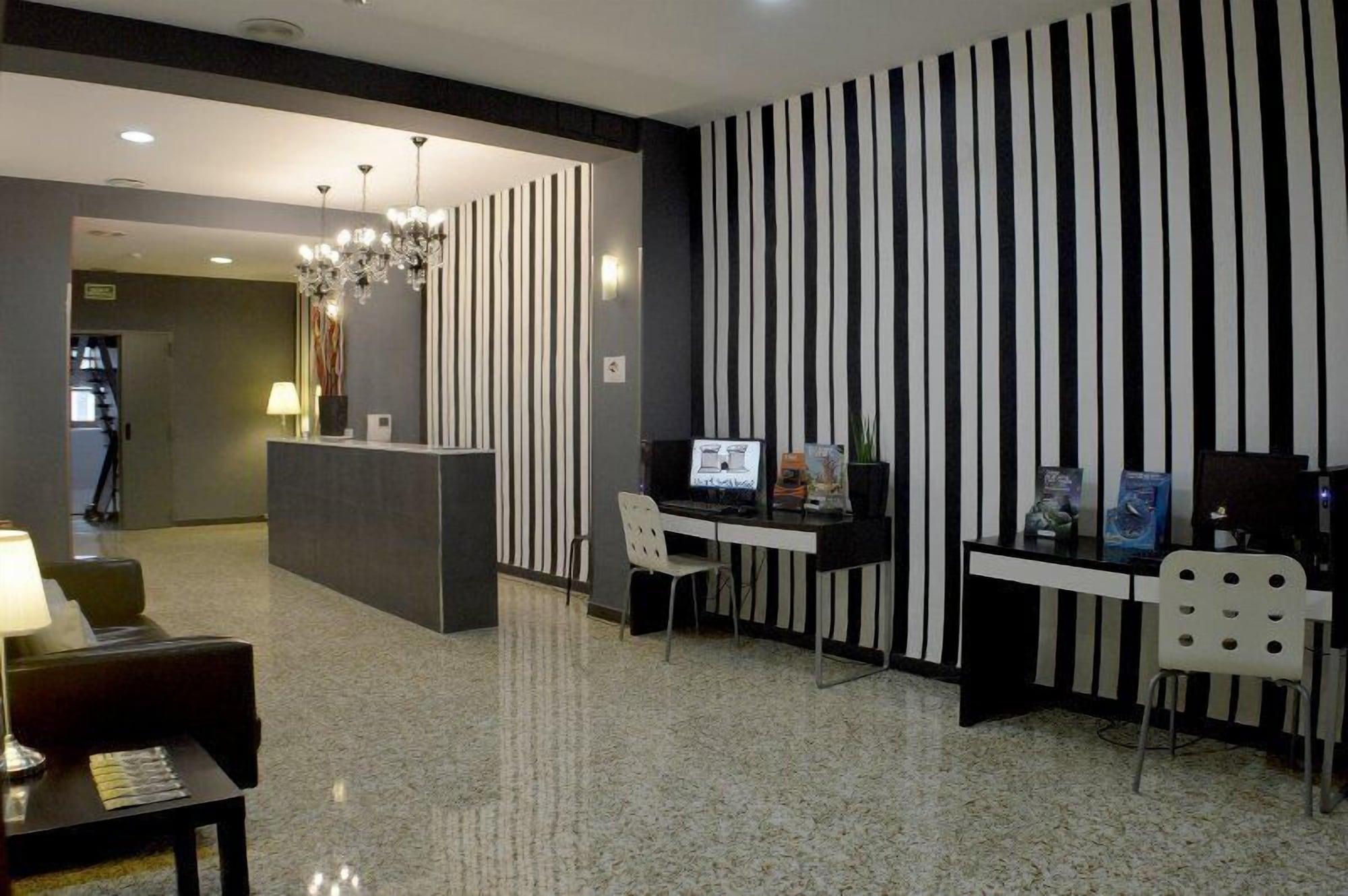 Vista Lobby Quart Youth Hostel