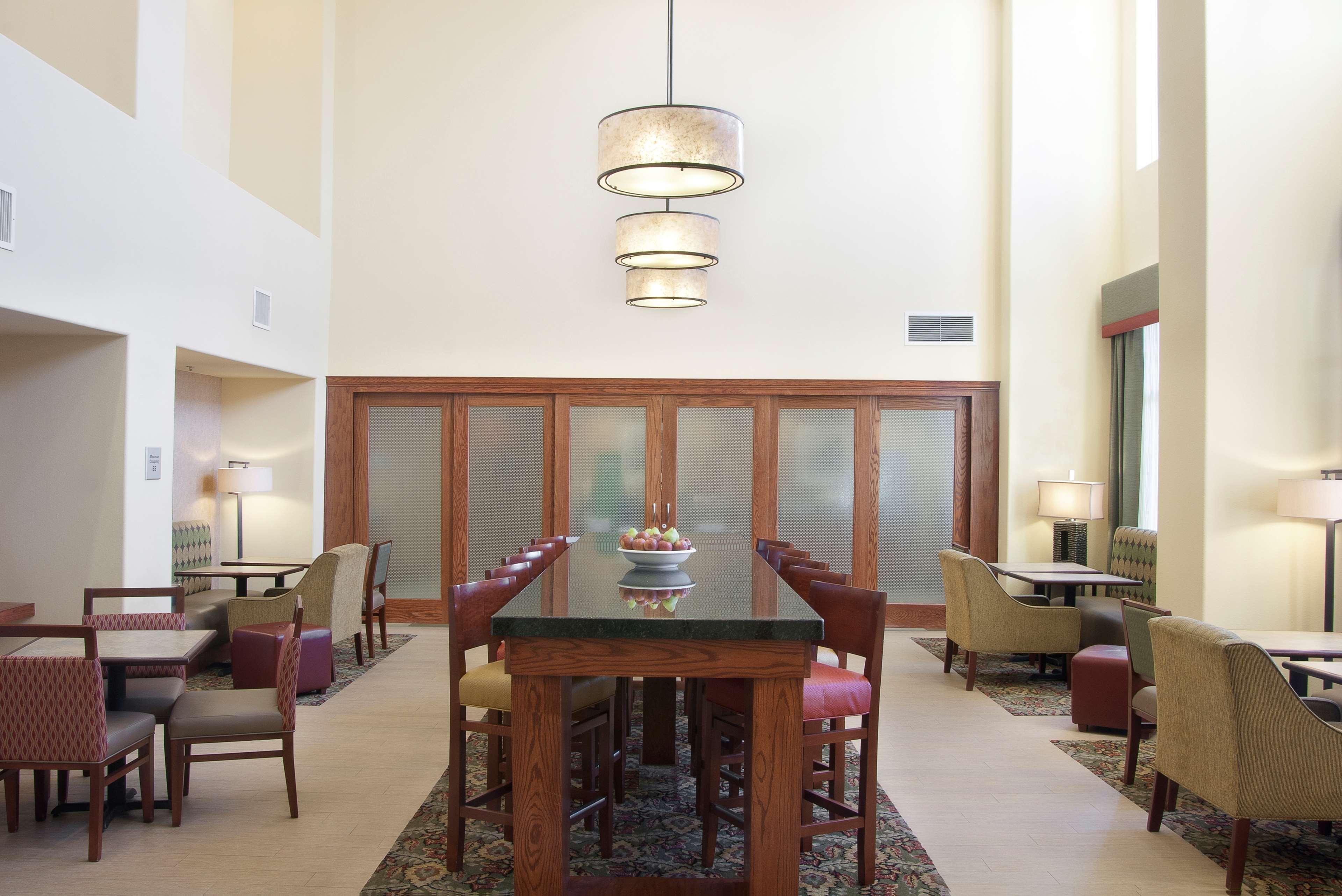 Vista Lobby Hampton Inn & Suites Brownsville