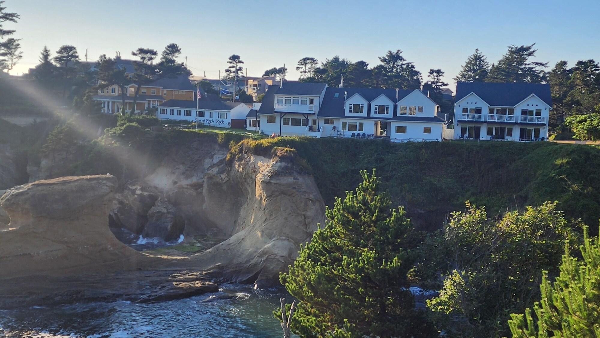 Varios Inn at Arch Rock