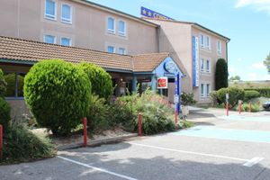 Alojamiento - Crau Hotel