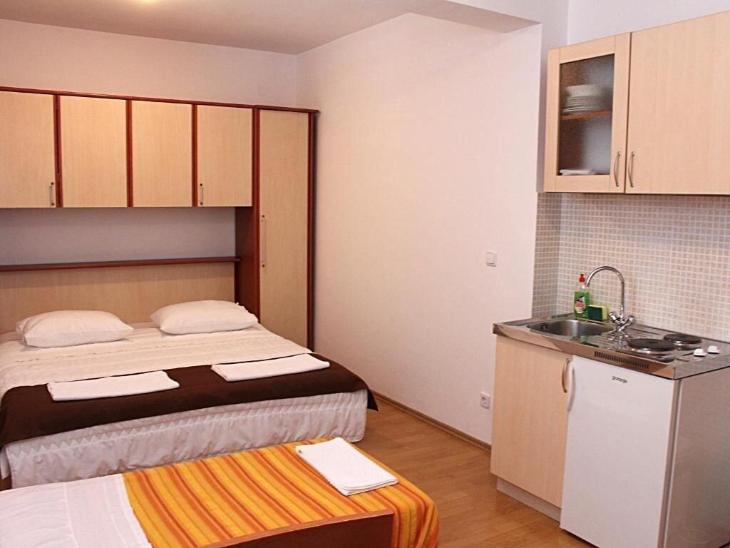 Varios Apartmani Krka Rooms