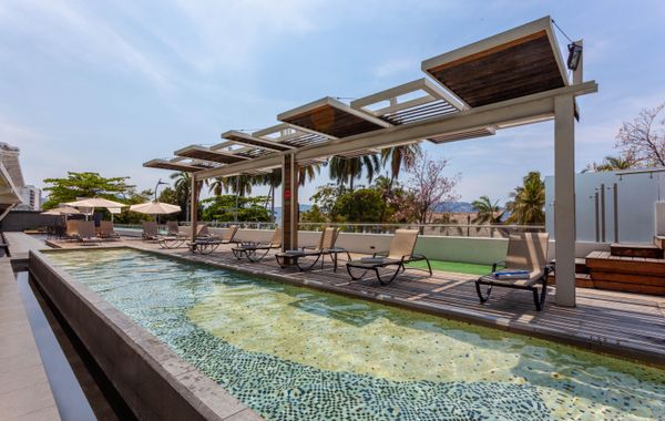 Ramada by Wyndham Acapulco Hotel & Resort - Hoteles en Zona Dorada de Acapulco