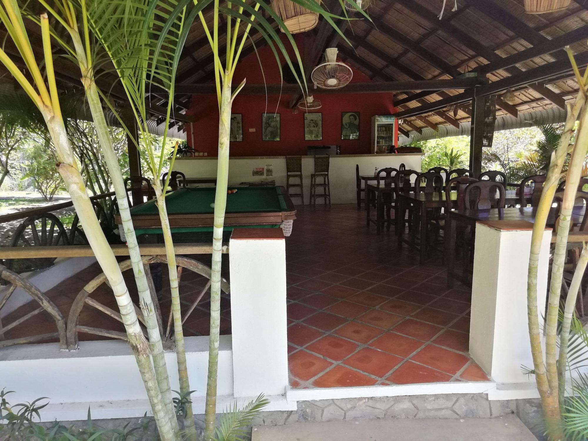 Vista Lobby Q Bungalows