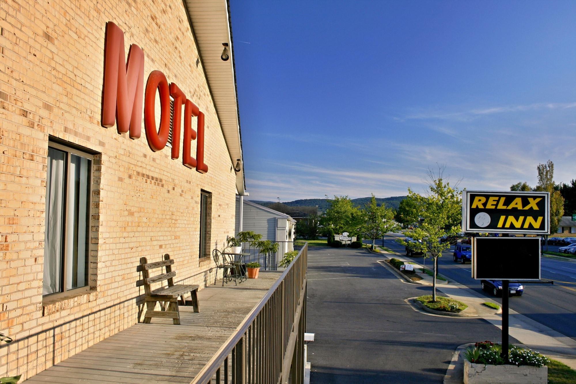 Varios Relax Inn Motel