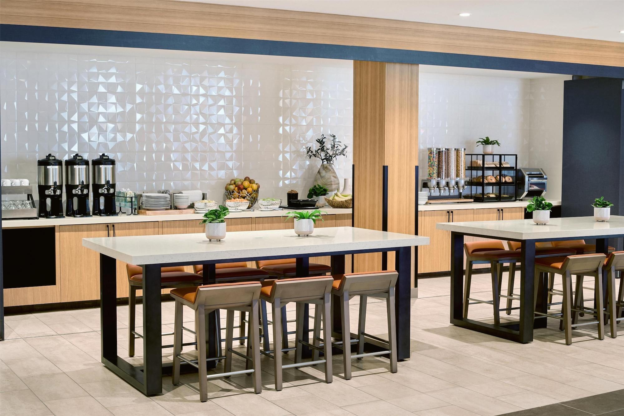 Restaurant Hilton Garden Inn LAX Los Angeles Airport