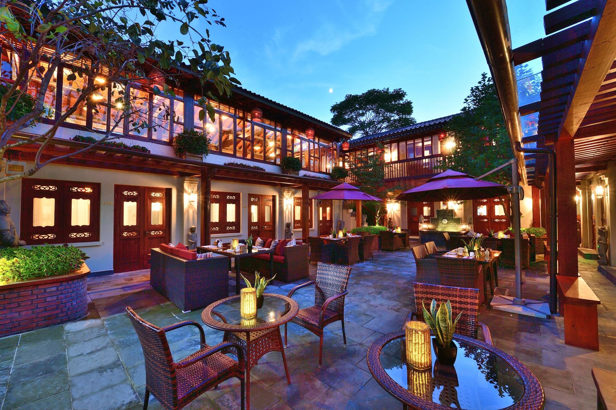 Varios Jingshan Garden Hotel