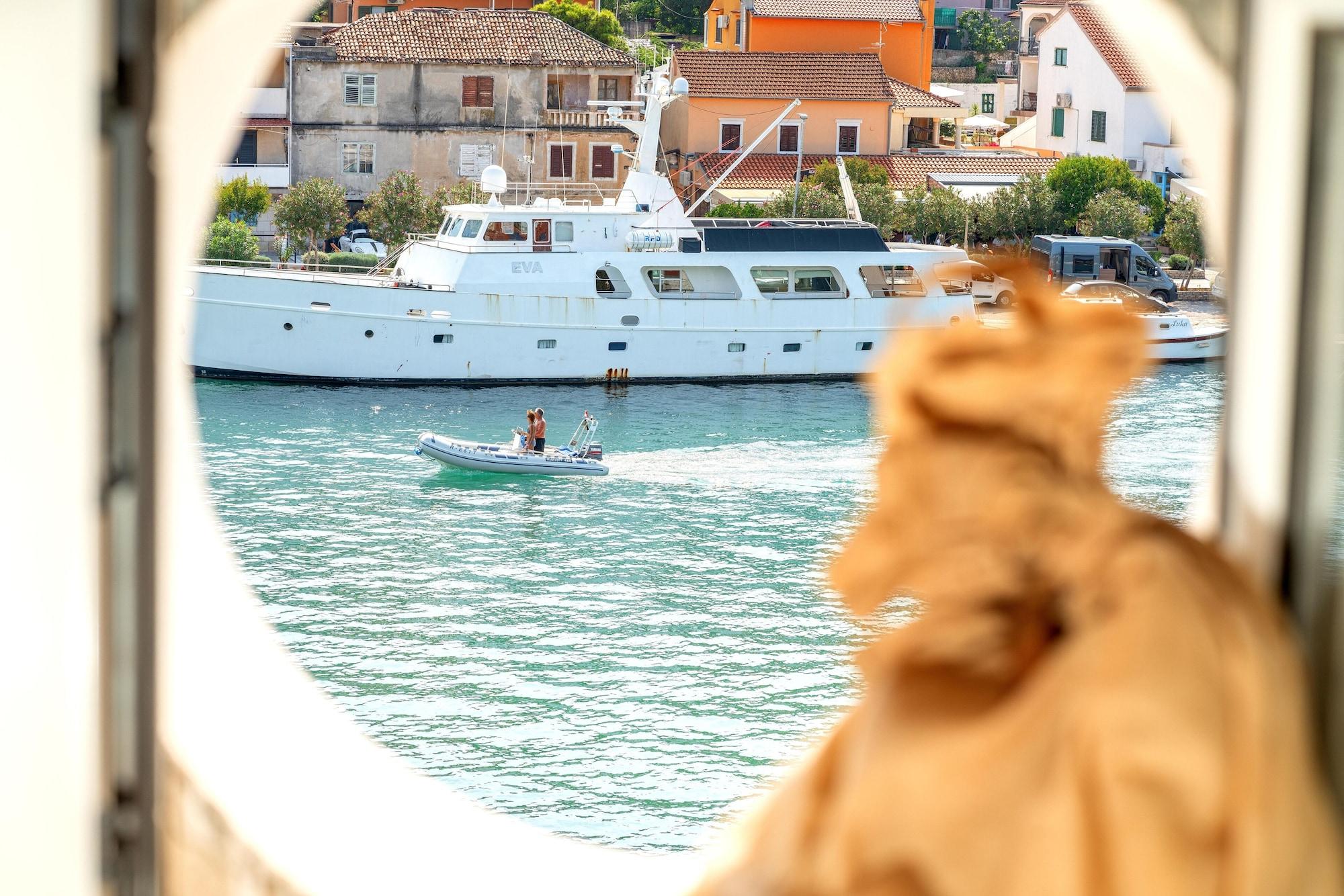Playa Heritage Hotel Tisno