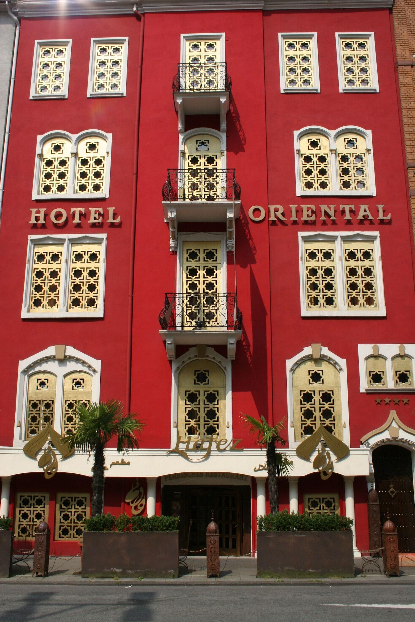 Vista Exterior Hotel Villa Oriental & Restaurant