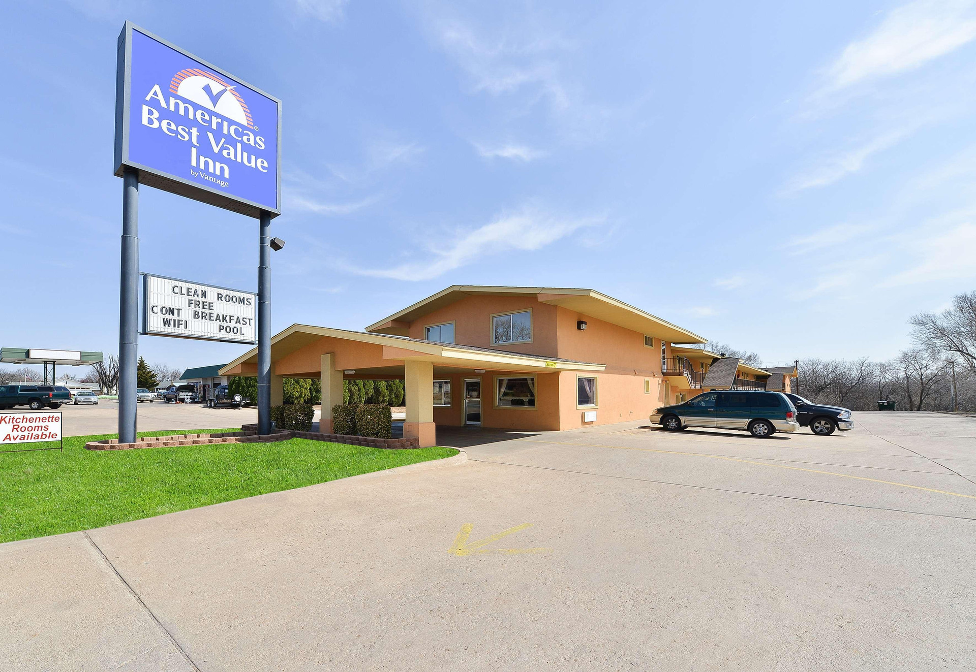 Vista Exterior Americas Best Value Inn Ponca City