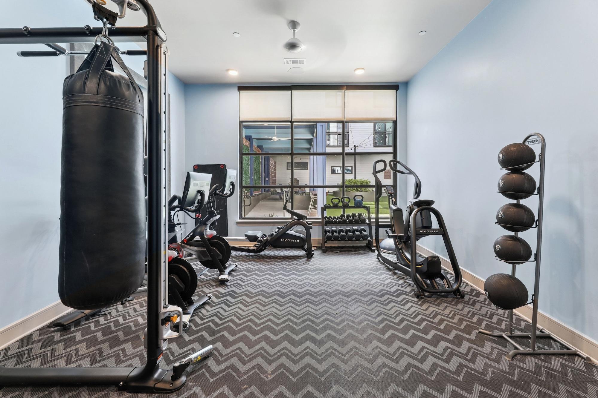 Gimnasio Sentral East Austin at 1614 E. Sixth