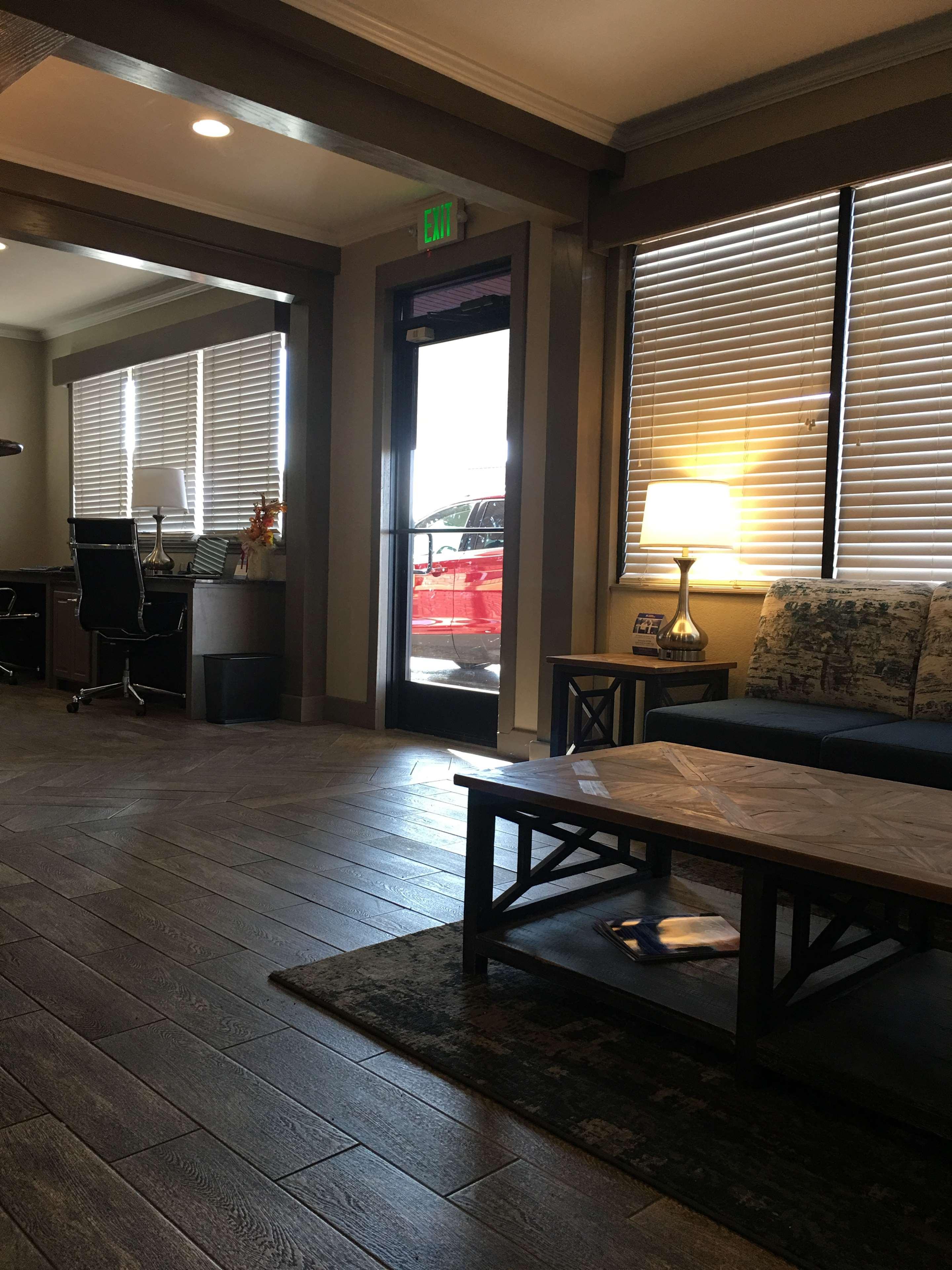 Vista Lobby Best Western Markita Inn