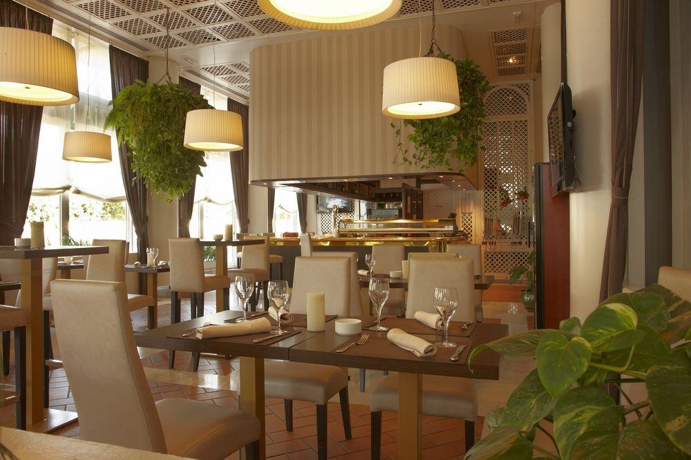 Bar/Salón Hotel Granada Center