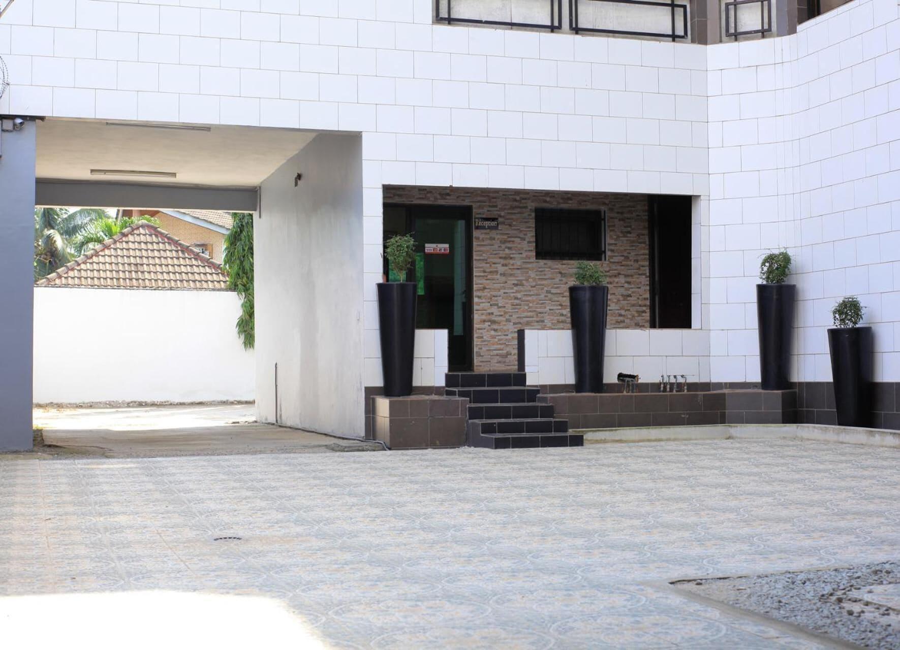 Vista Exterior Enka Flathotel