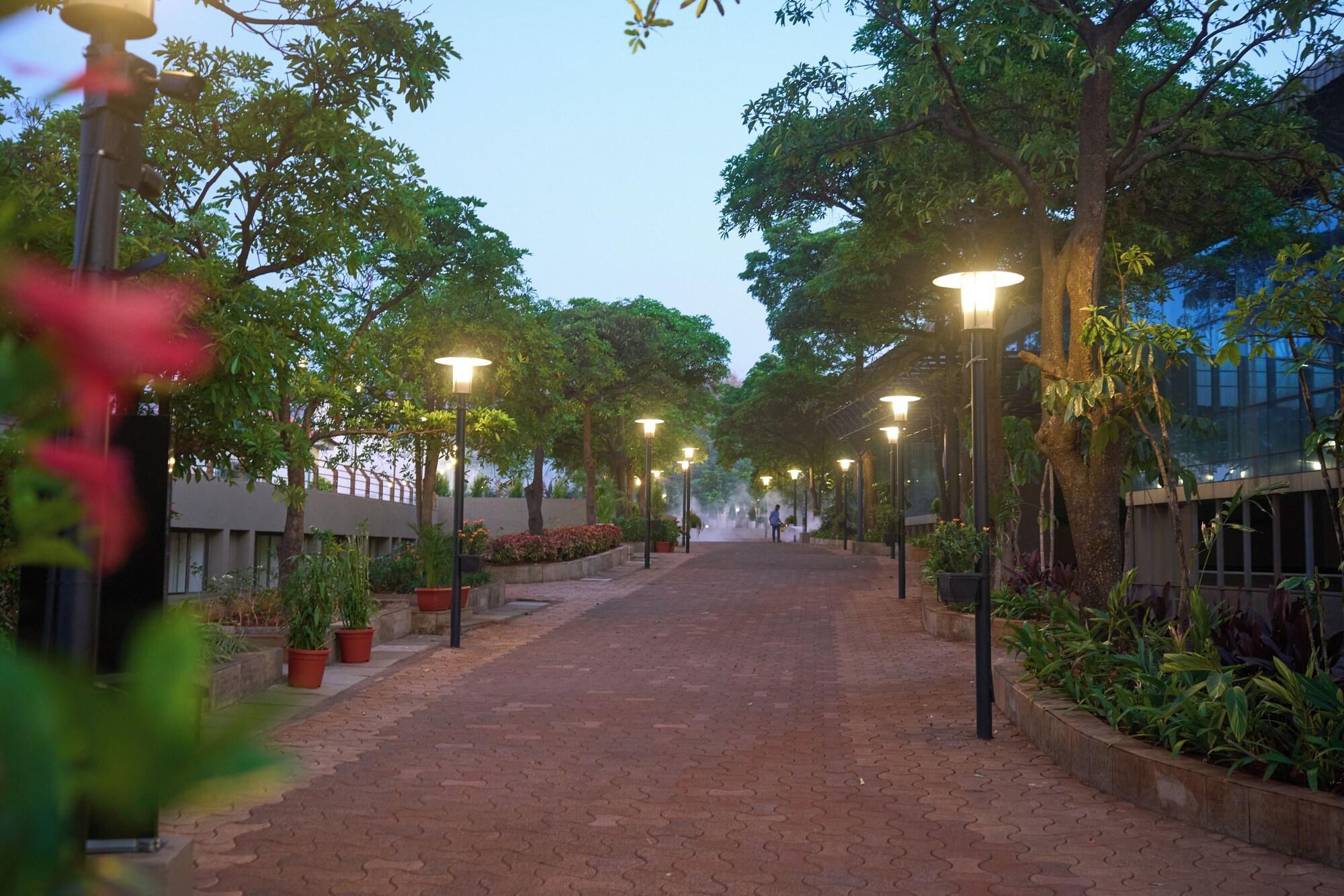 Vista Lobby Ikshana Resorts & Spa Khandala