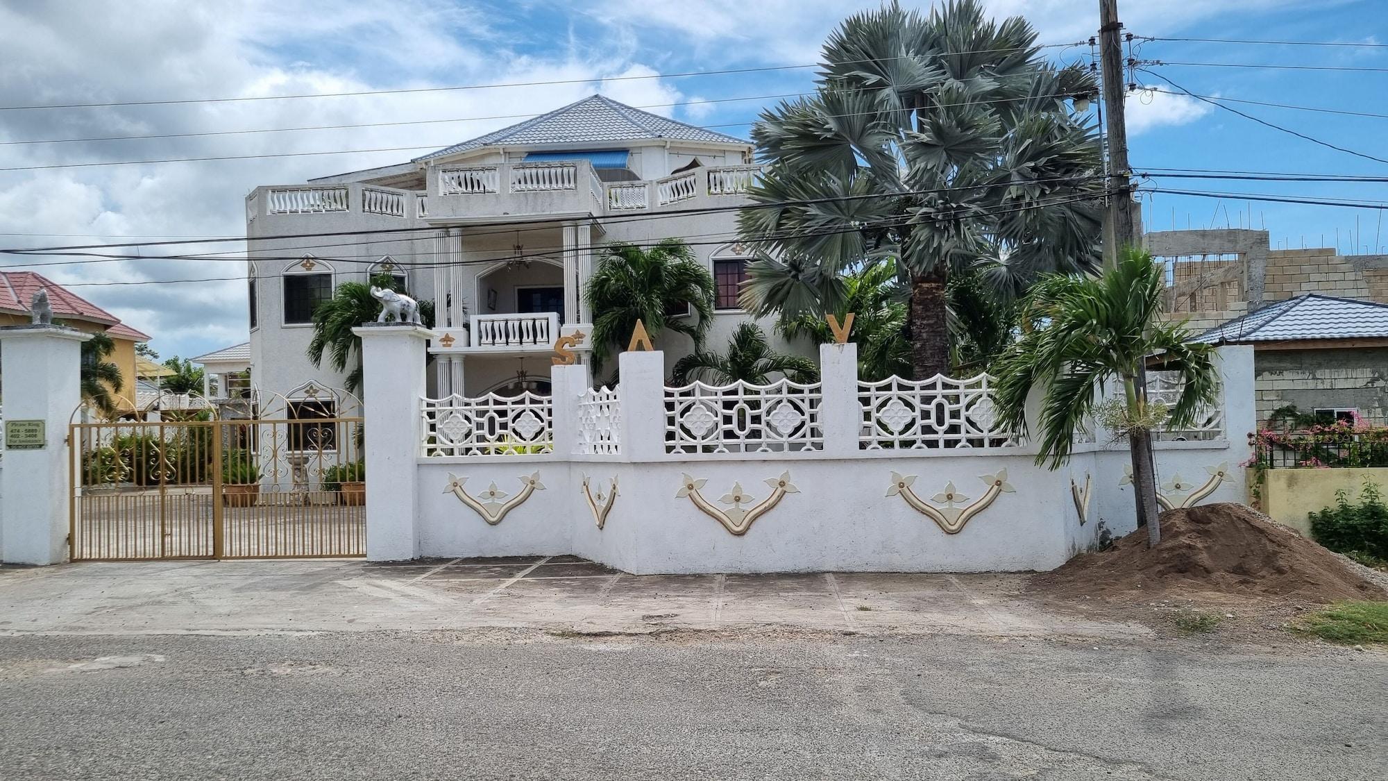 Comodidades del Alojamiento Little Savoy Guest House