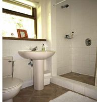 Alquiler Vacacional - Rusheens Cottage. Charming comfortable cottage with sauna in peaceful valley.