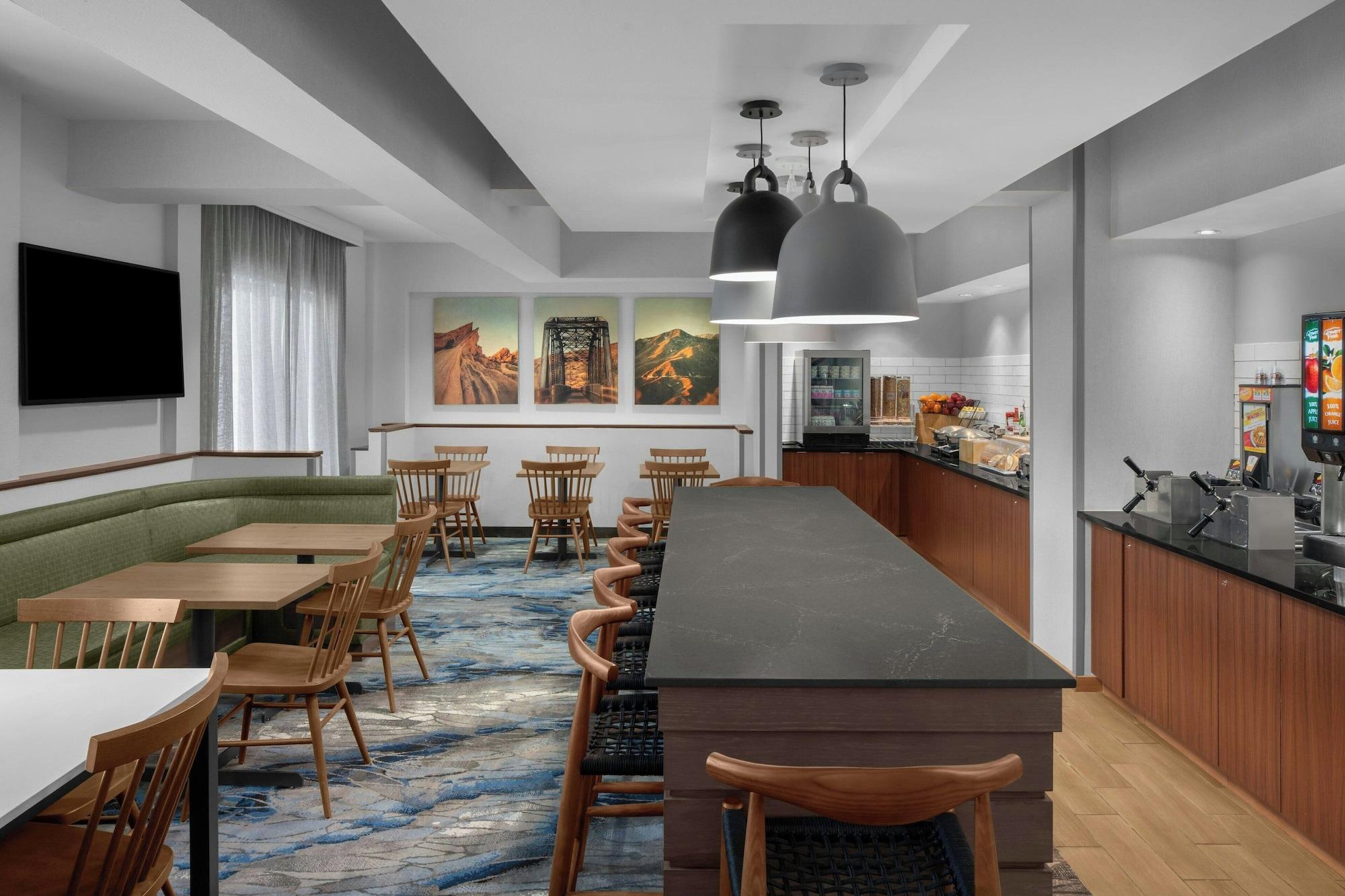 Restaurant Fairfield Inn Santa Clarita Valencia