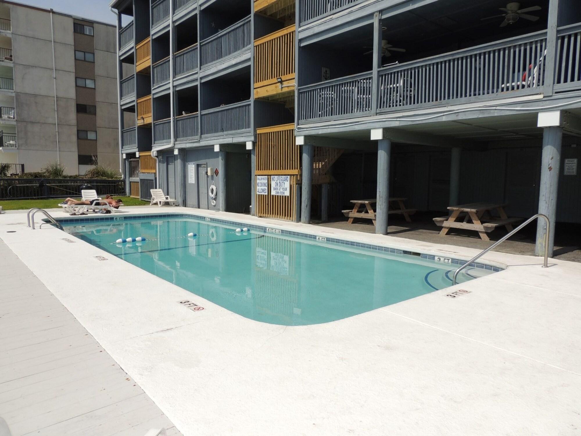 Varios Windy Shores I #103 Ocean Front