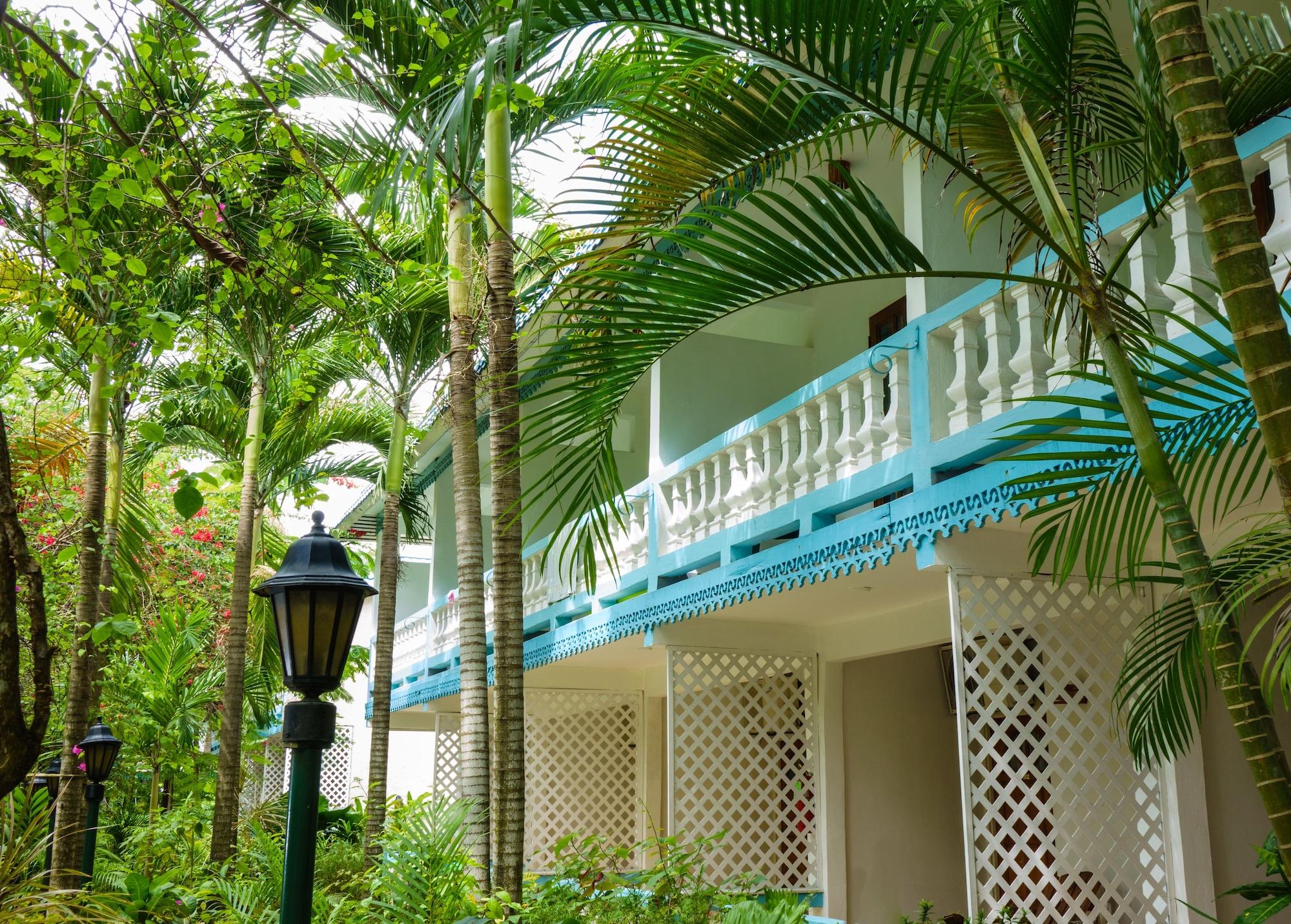 Vista Exterior Legends Beach Resort