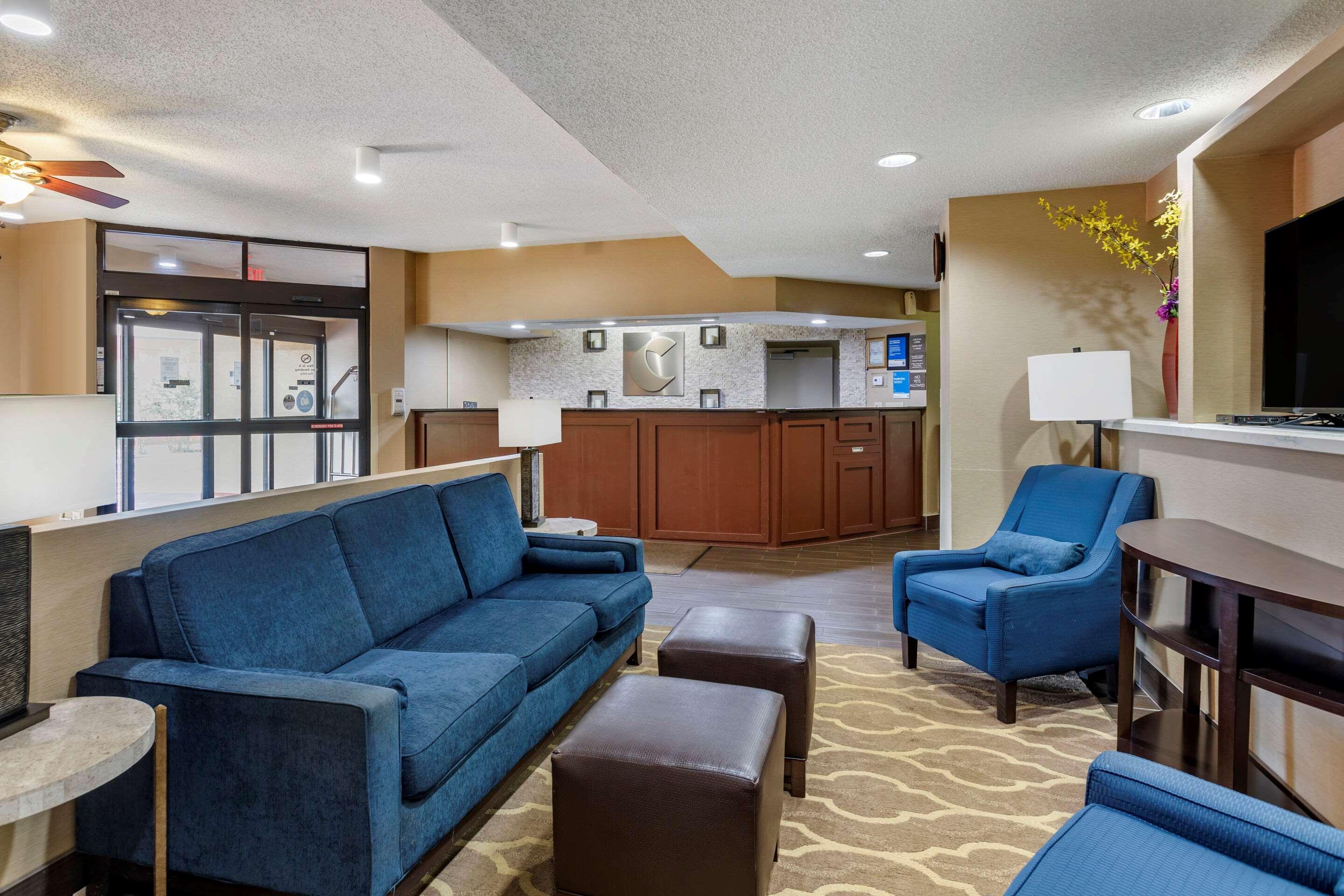 Vista Lobby Comfort Inn Brownsville I-40