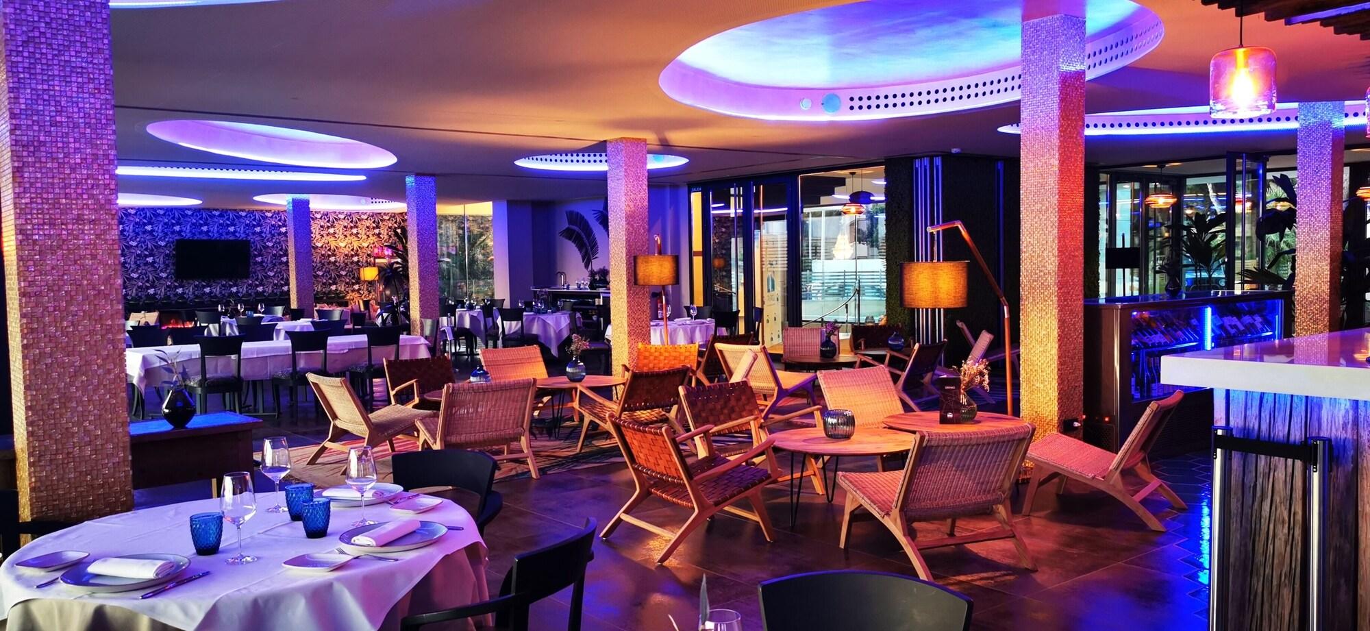 Restaurant Hotel Tropical Gava Mar