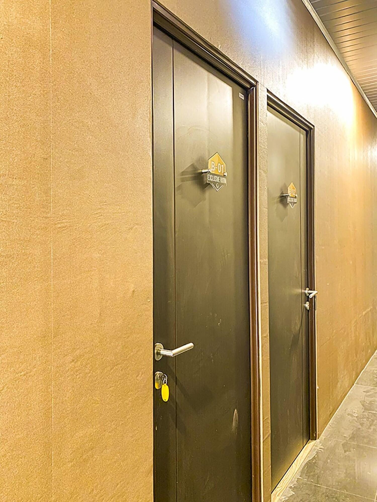 Equipamiento de Habitación DJURAGAN KAMAR SUHAT