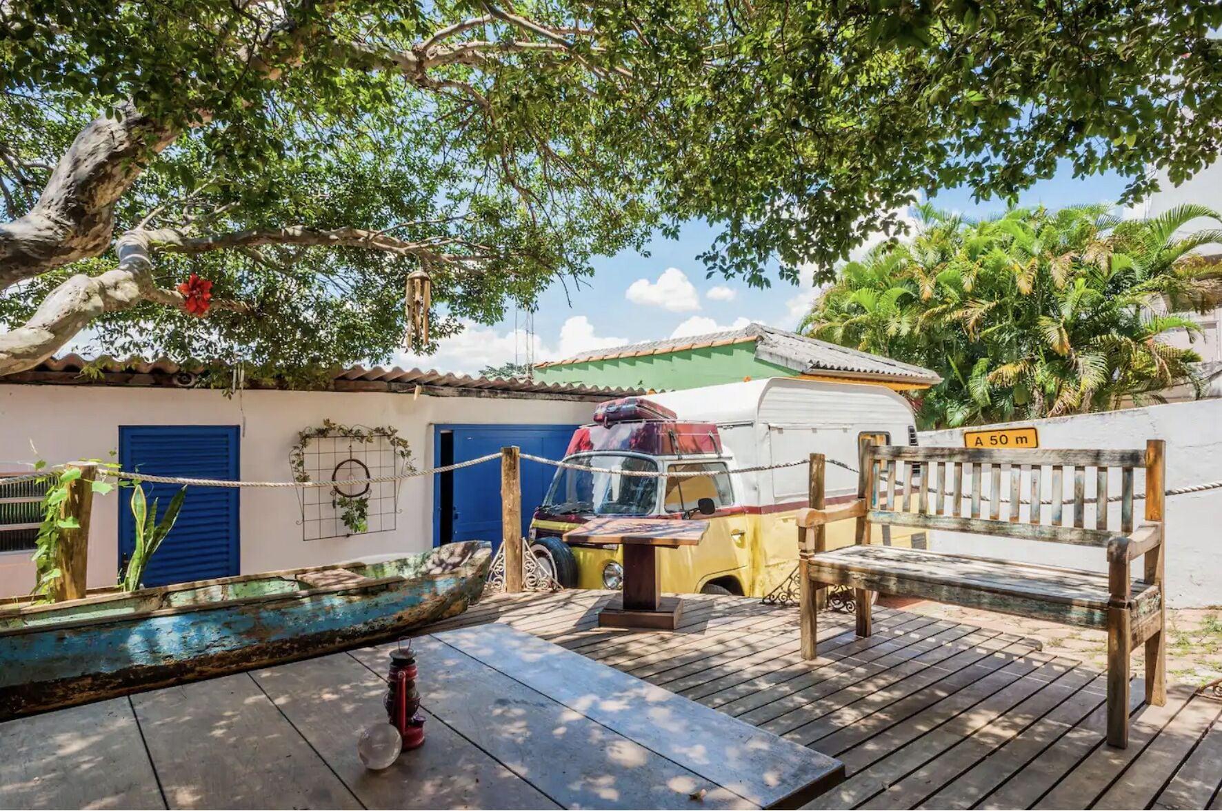 Varios Paradiso Hostel