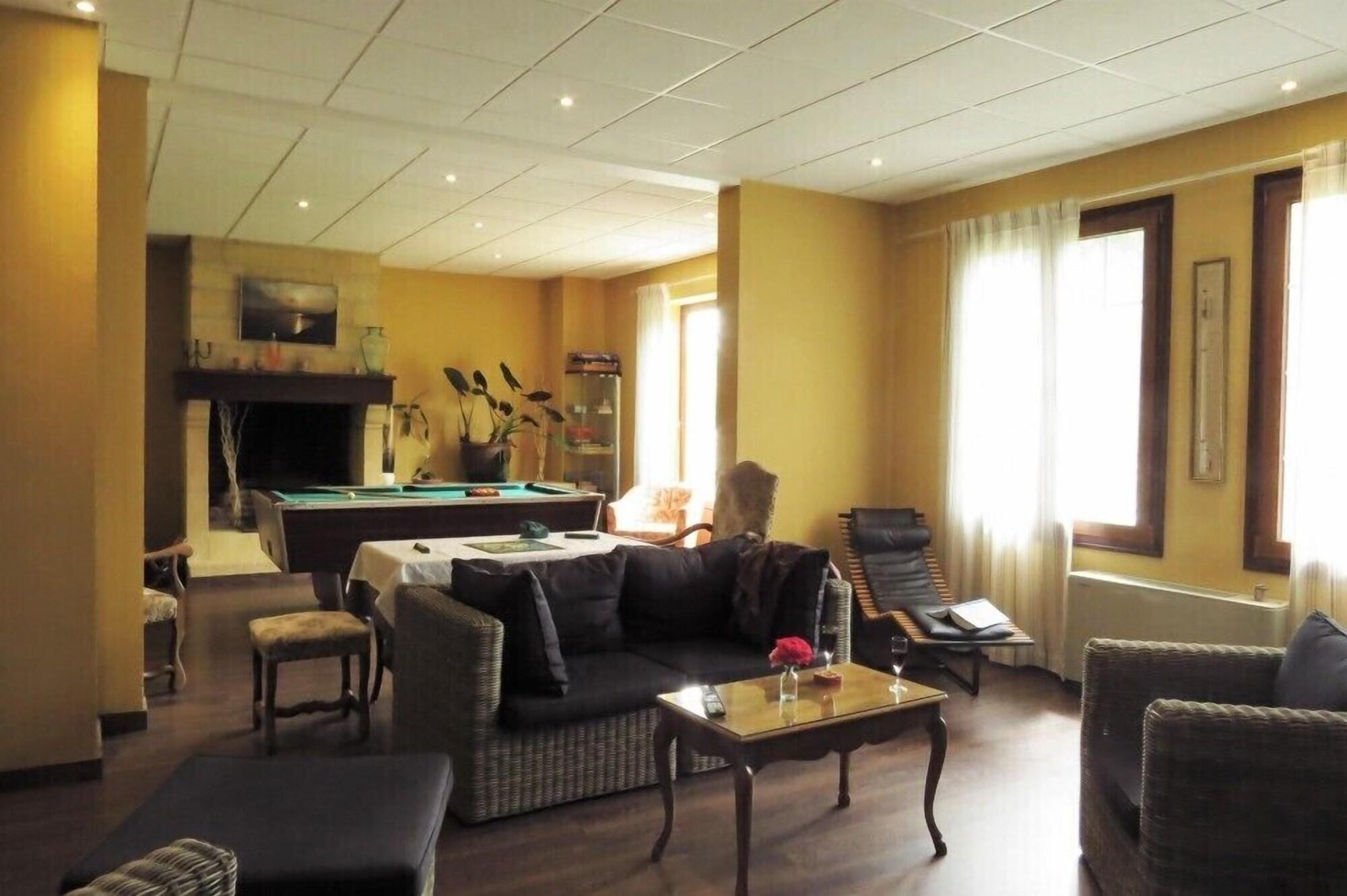 Vista Lobby Le Perigord