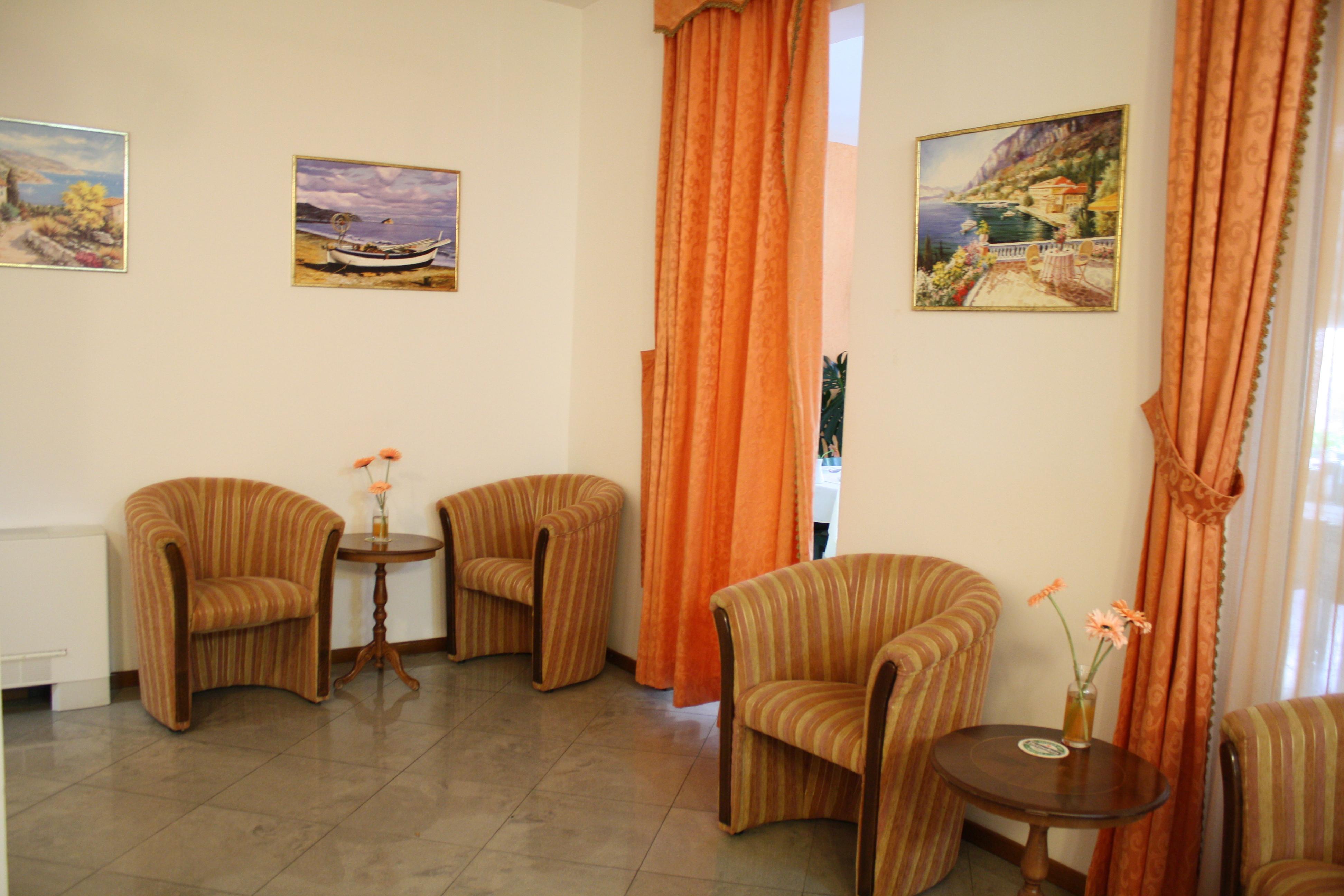 Vista Lobby Danica
