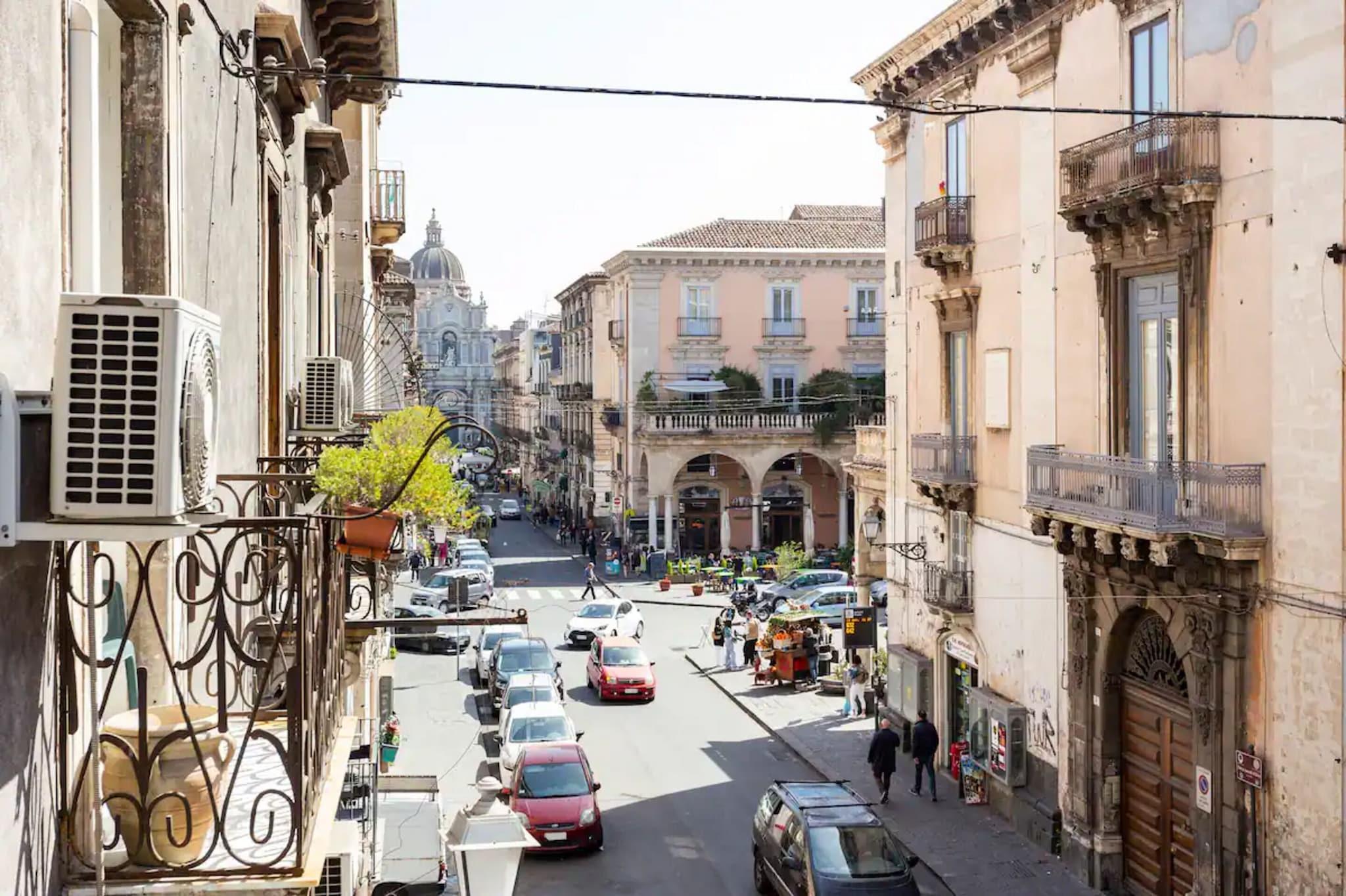 Vista Exterior Catania Inn