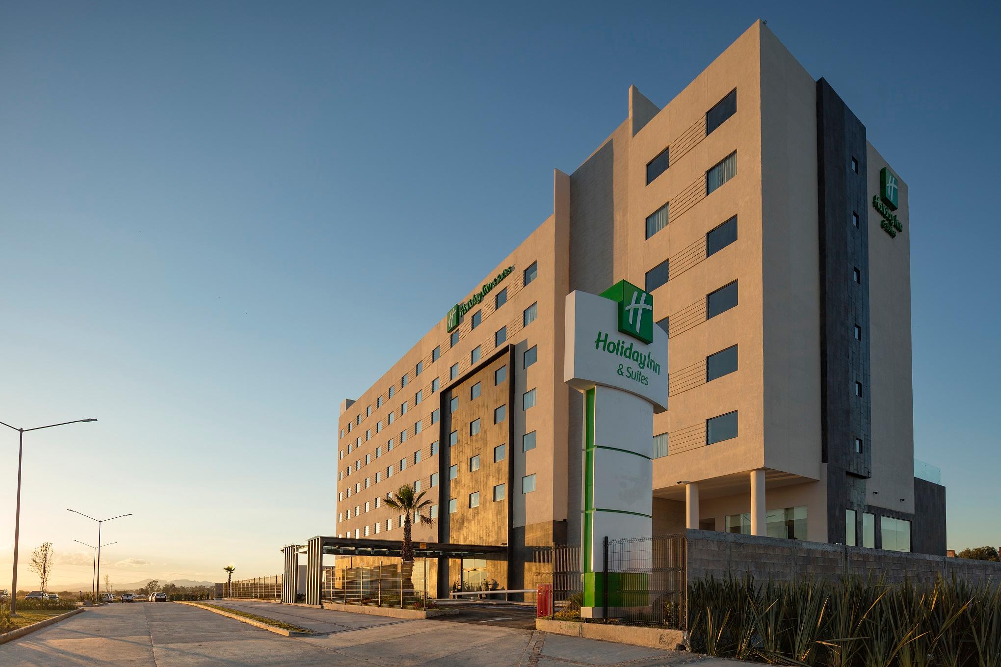 Vista Exterior Holiday Inn & Suites Aguascalientes